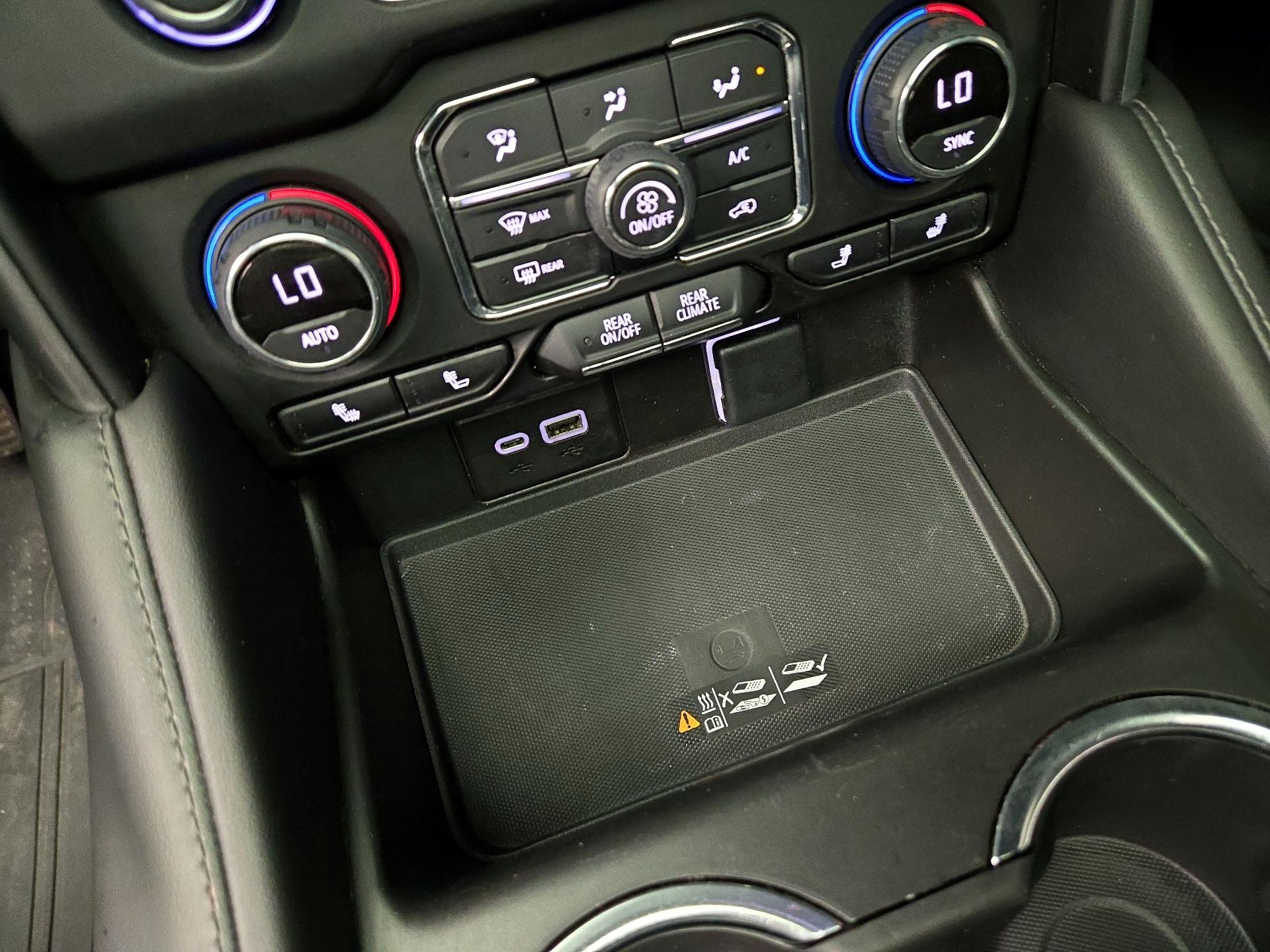 Thumbnail: 2022 Chevrolet Suburban - 19