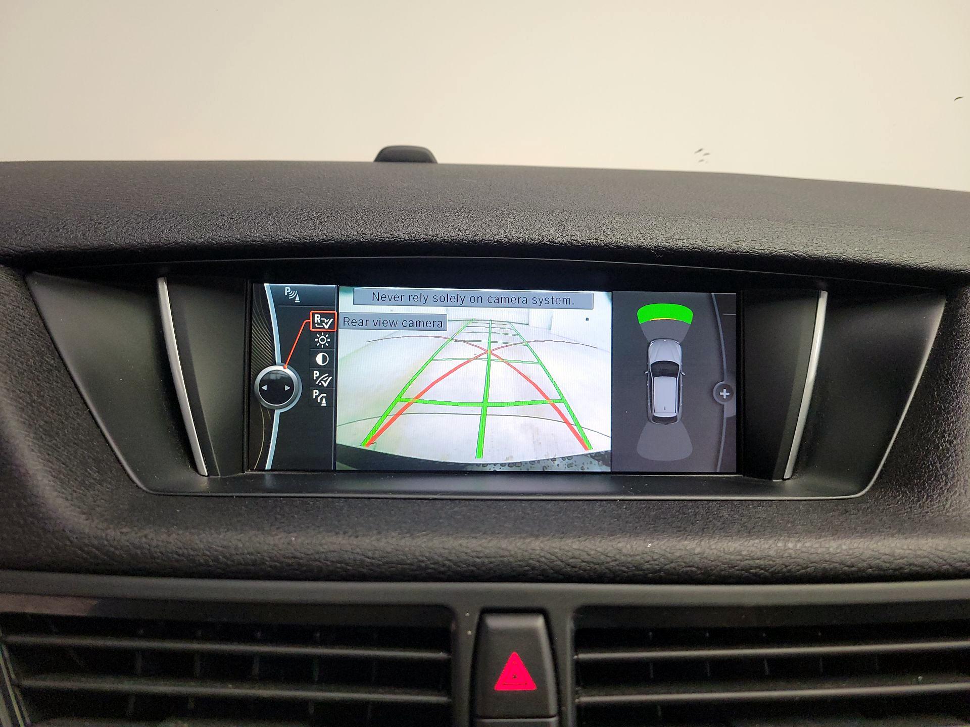 Thumbnail: 2015 BMW X1 - 15