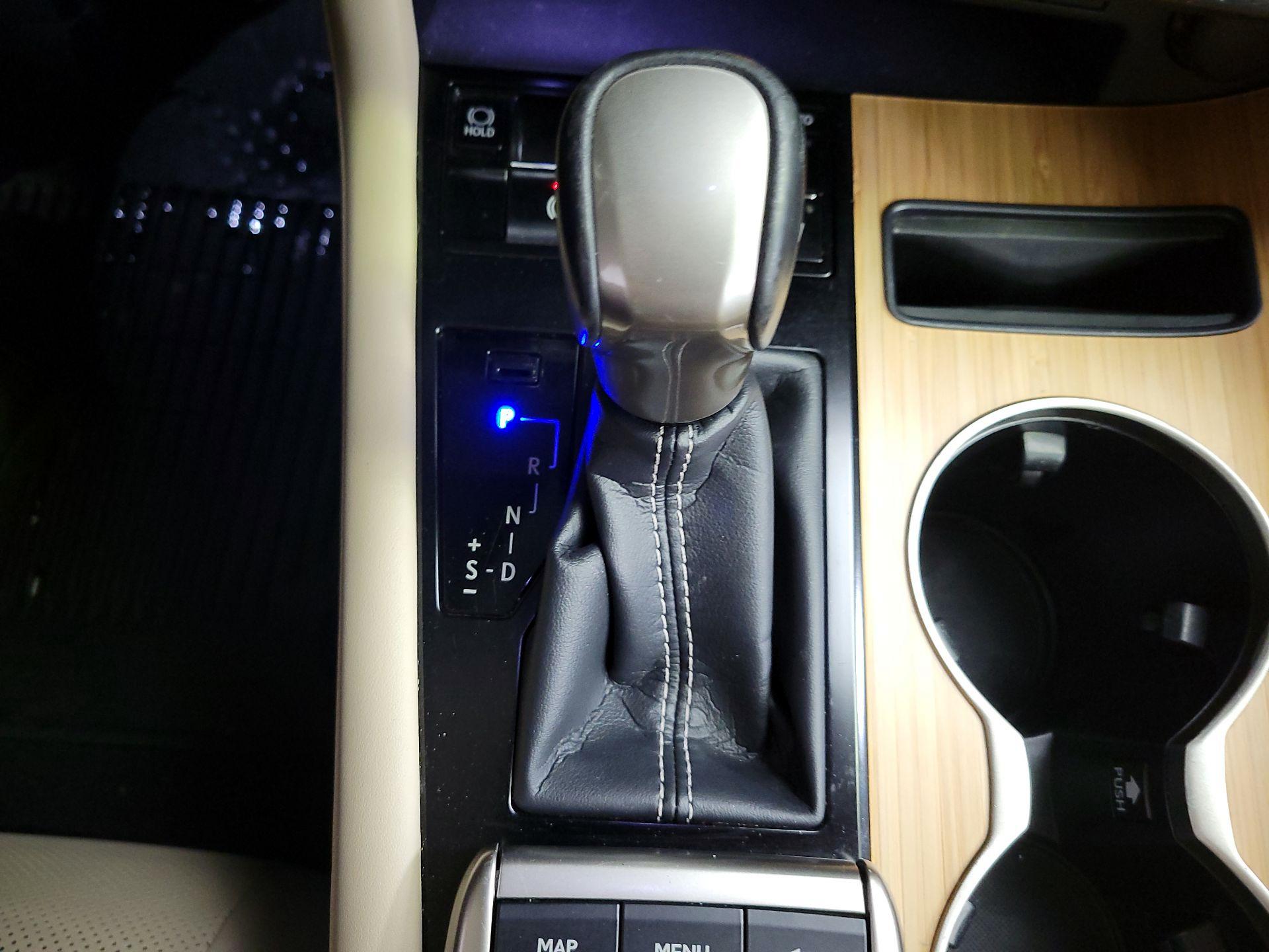 Thumbnail: 2021 Lexus RX - 18