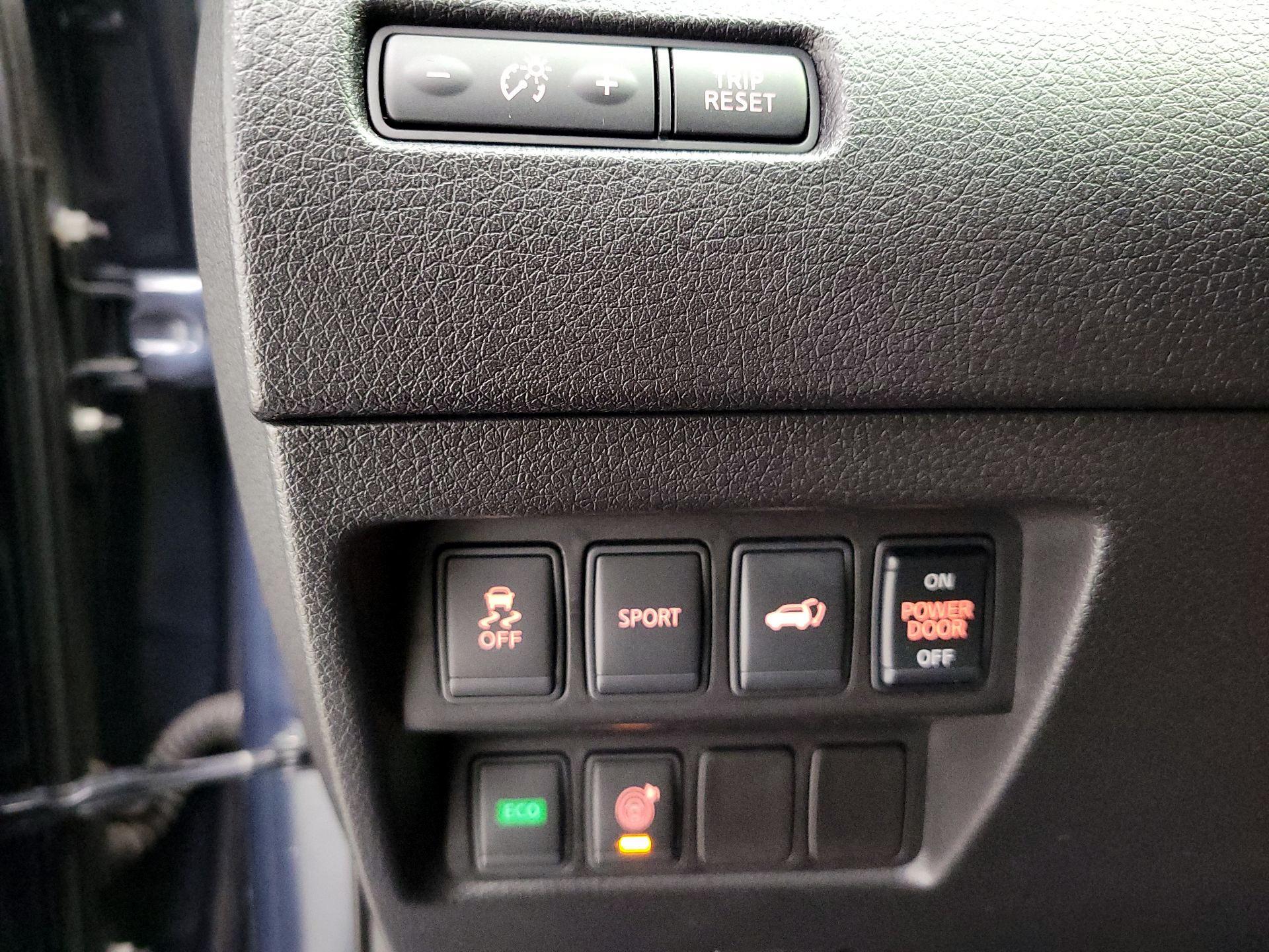 Thumbnail: 2015 Nissan Rogue - 13