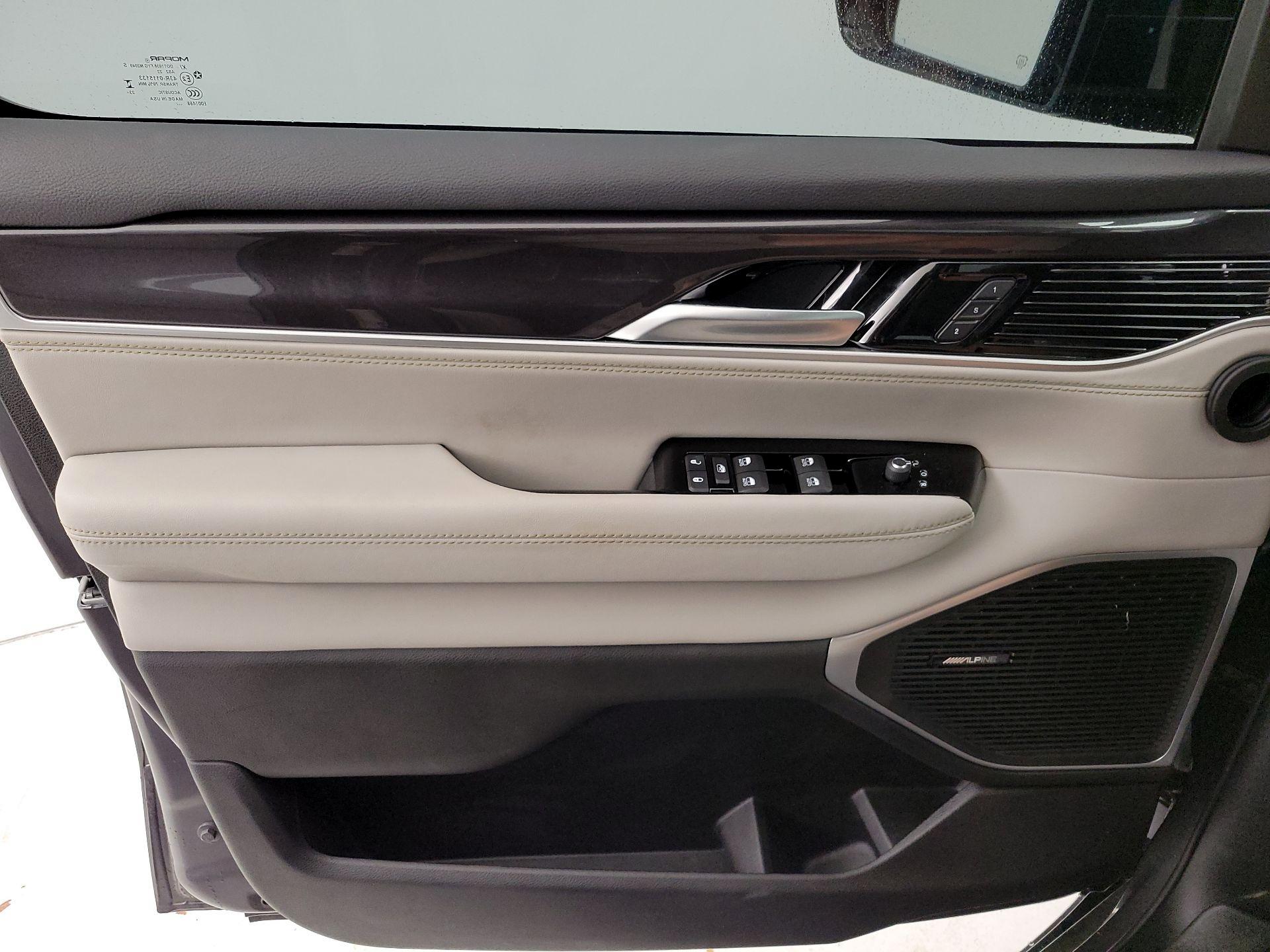 Thumbnail: 2024 Jeep Wagoneer - 12