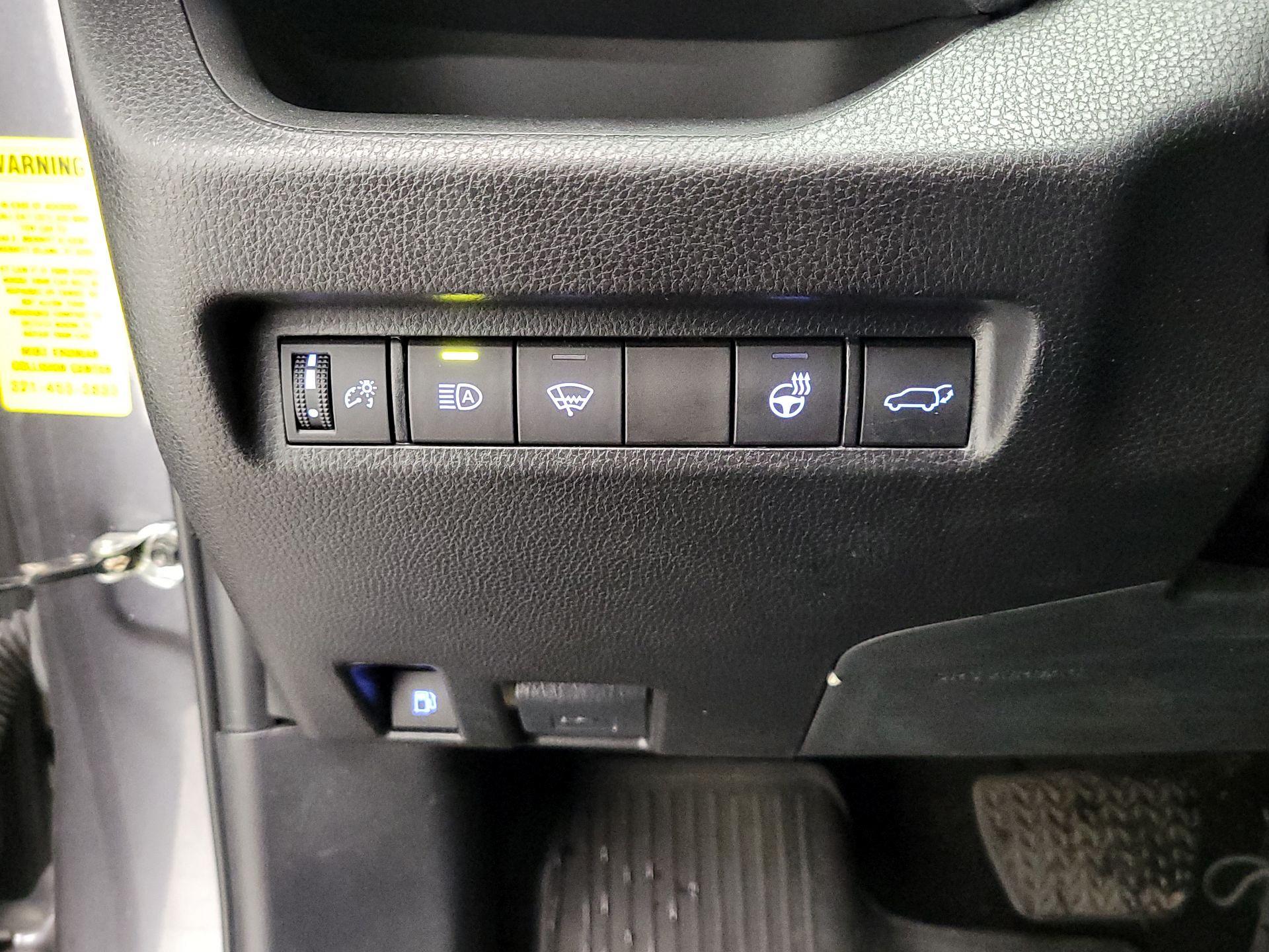 Thumbnail: 2022 Toyota RAV4 - 13