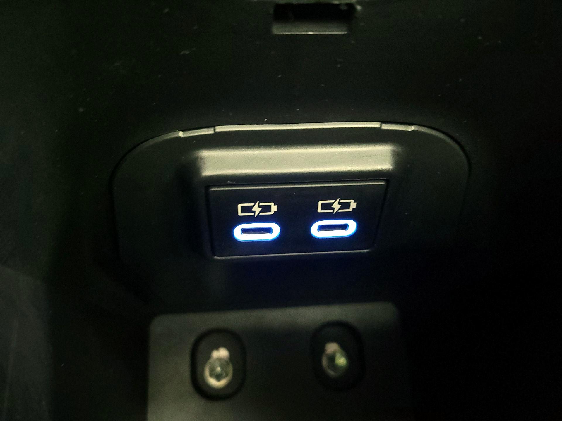 Thumbnail: 2022 Toyota RAV4 - 18