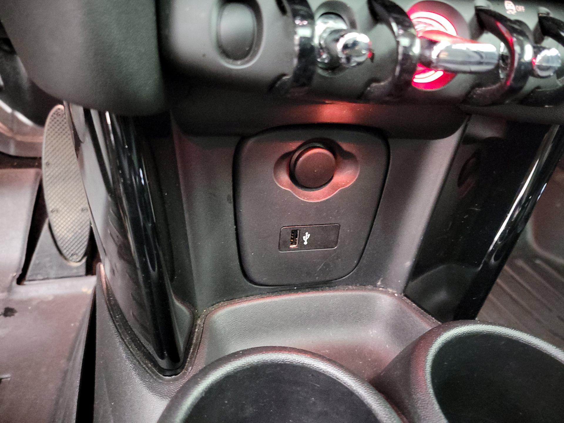 Thumbnail: 2019 MINI Cooper Hardtop - 18