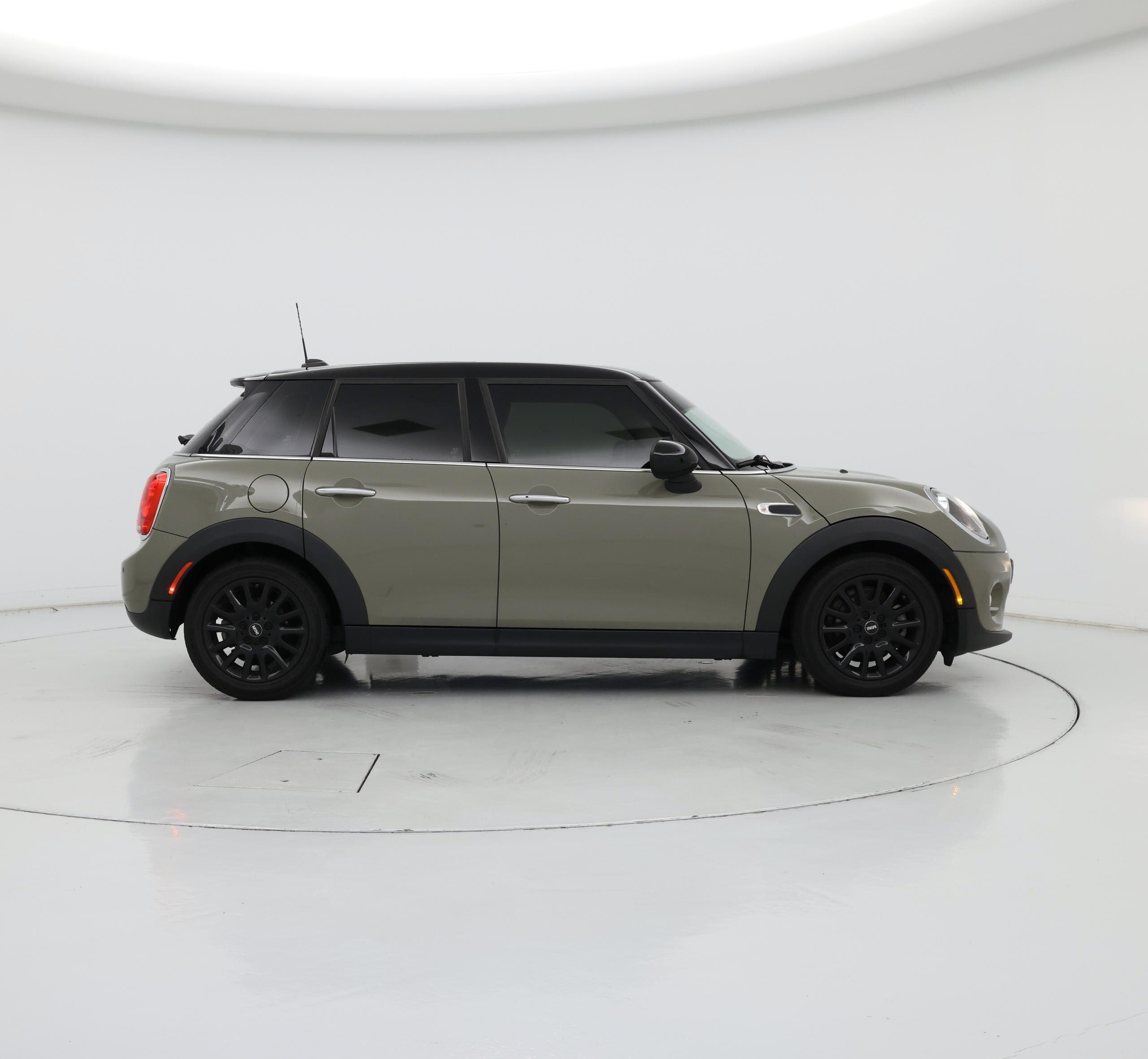 Thumbnail: 2019 MINI Cooper Hardtop - 7