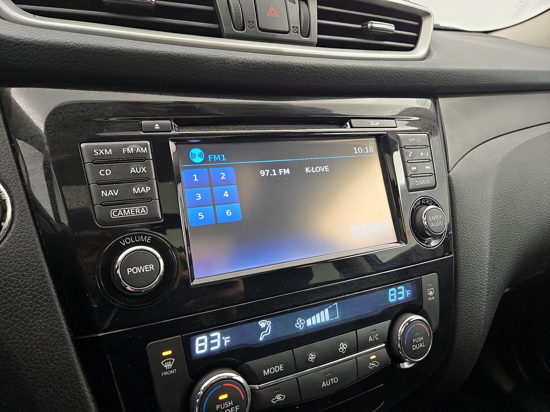 Thumbnail: 2016 Nissan Rogue - 16