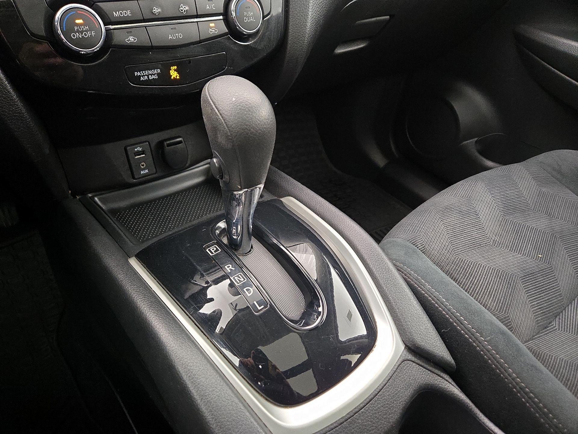 Thumbnail: 2016 Nissan Rogue - 18