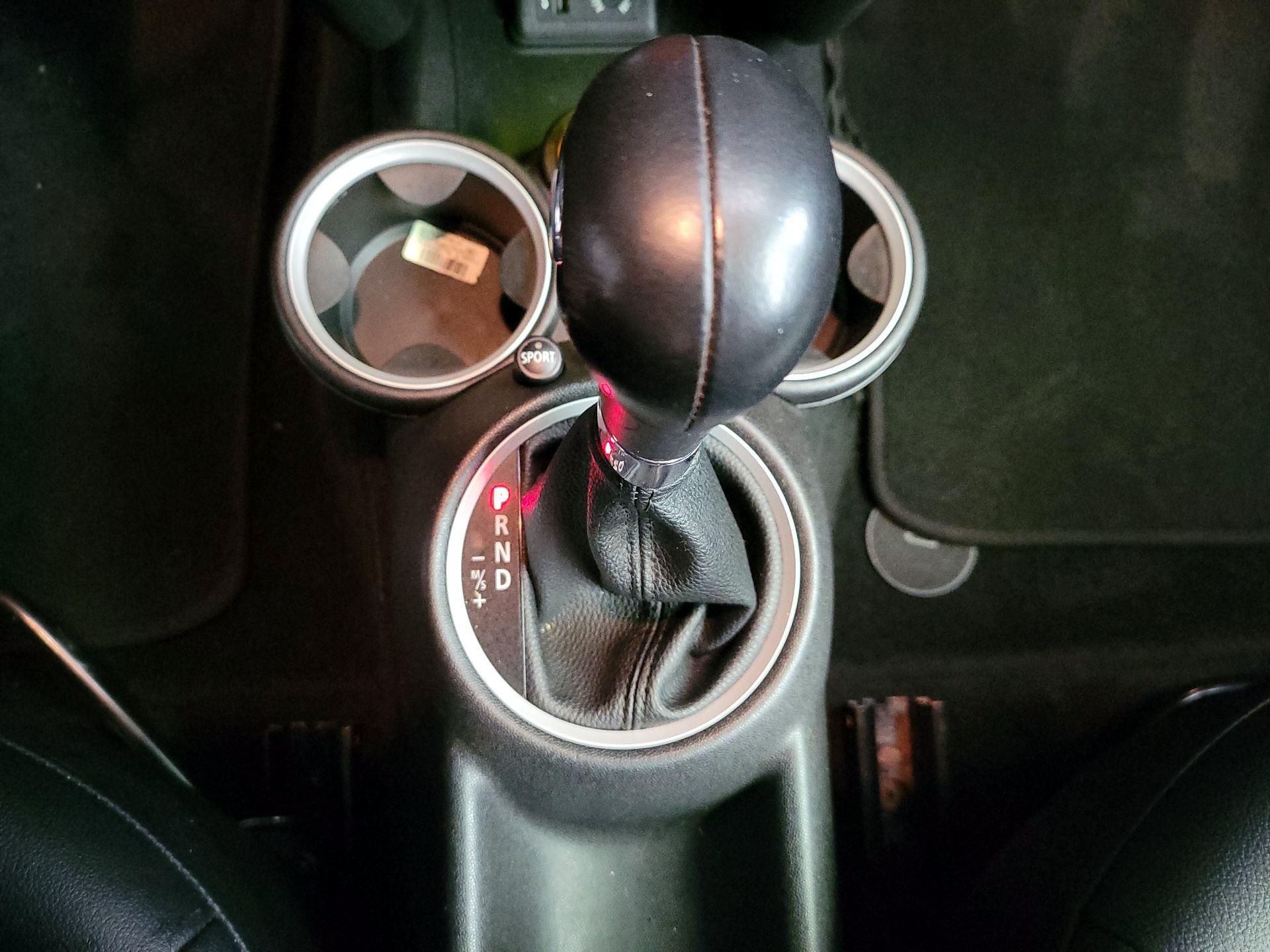 Thumbnail: 2015 MINI Cooper - 15