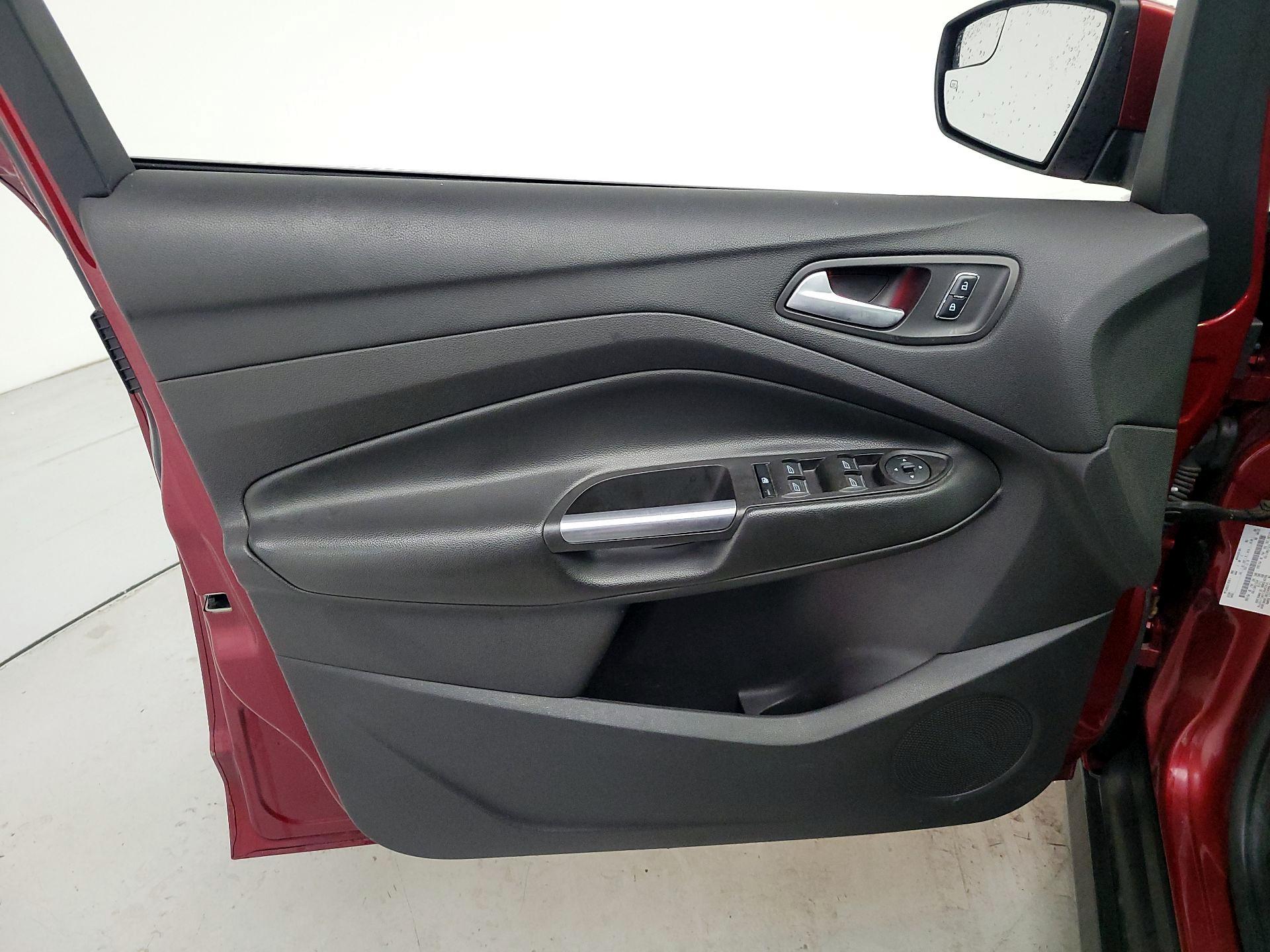 Thumbnail: 2015 Ford C-Max - 12