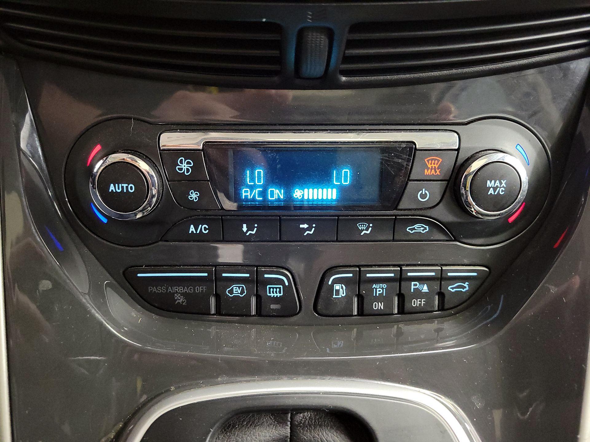 Thumbnail: 2015 Ford C-Max - 16