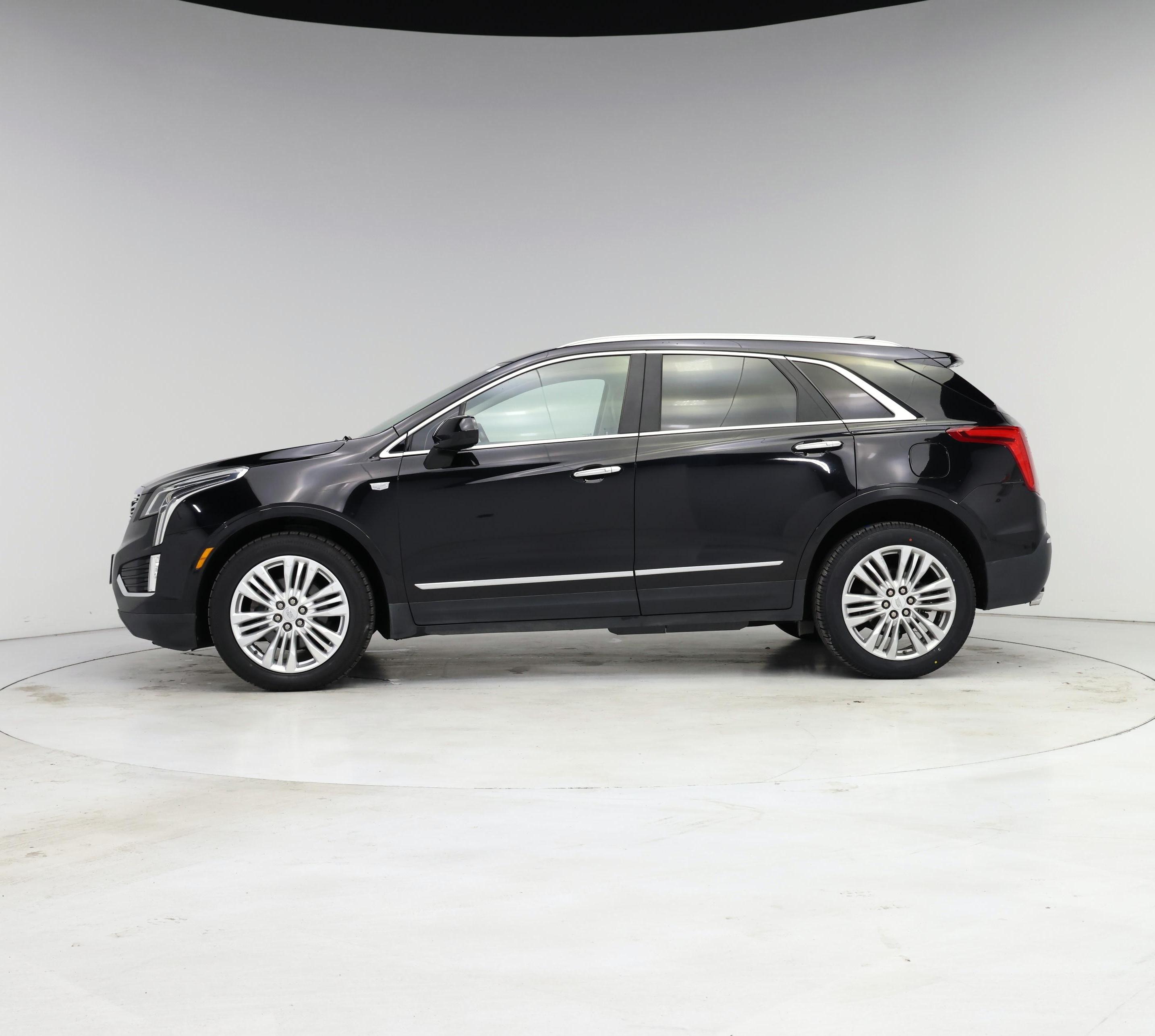 Thumbnail: 2019 Cadillac XT5 - 3
