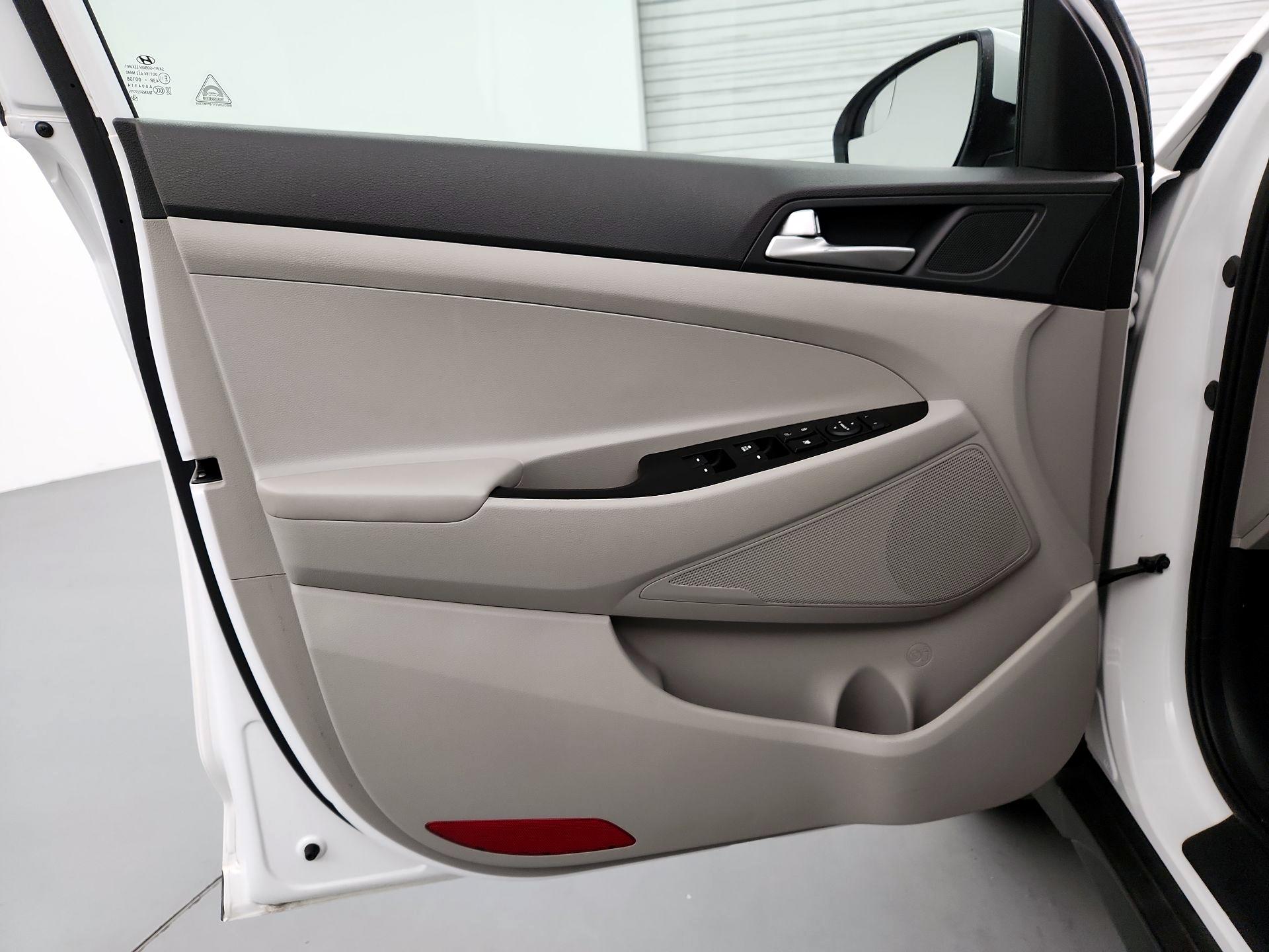 Thumbnail: 2019 Hyundai Tucson - 12