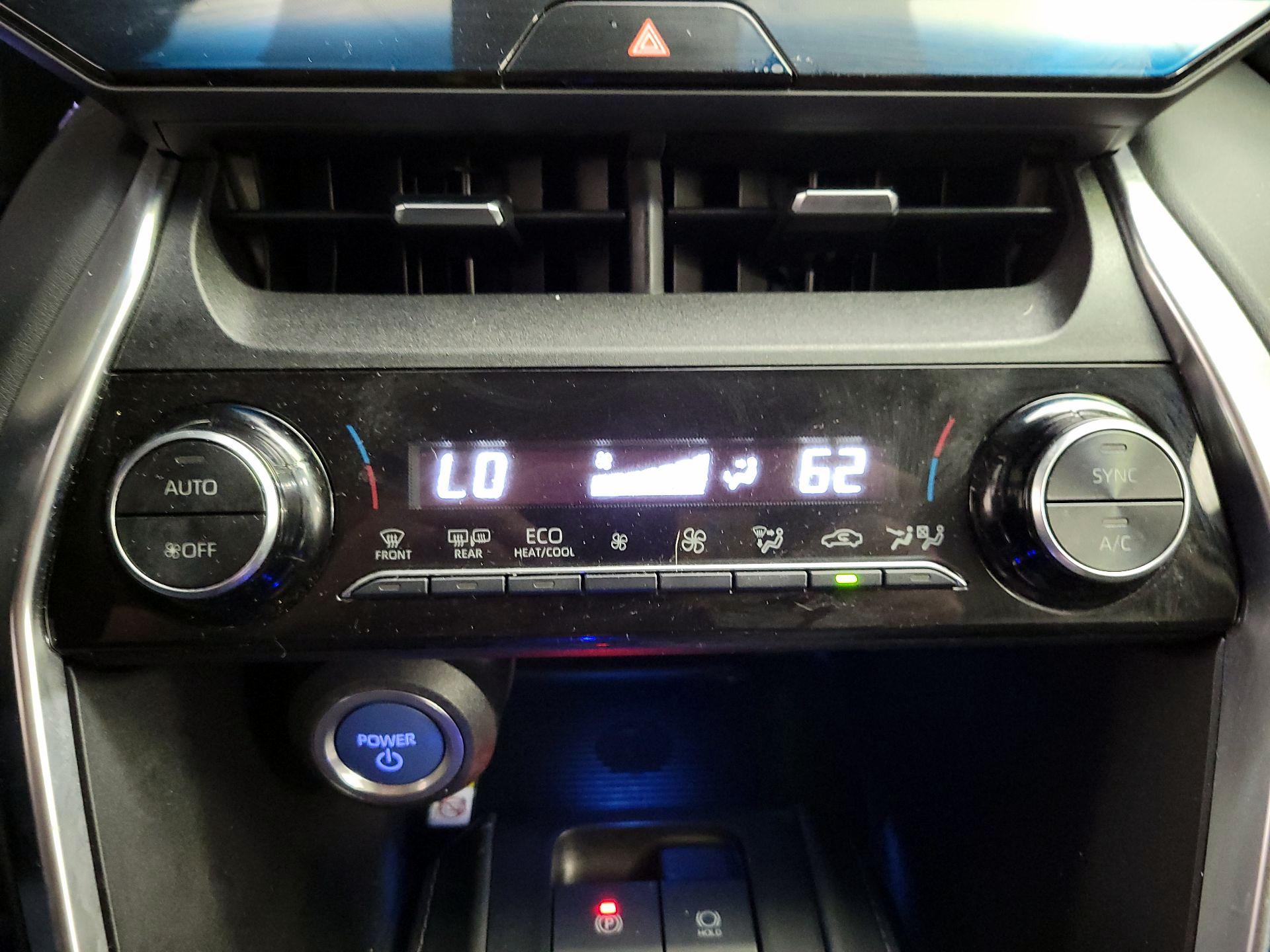 Thumbnail: 2021 Toyota Venza - 16