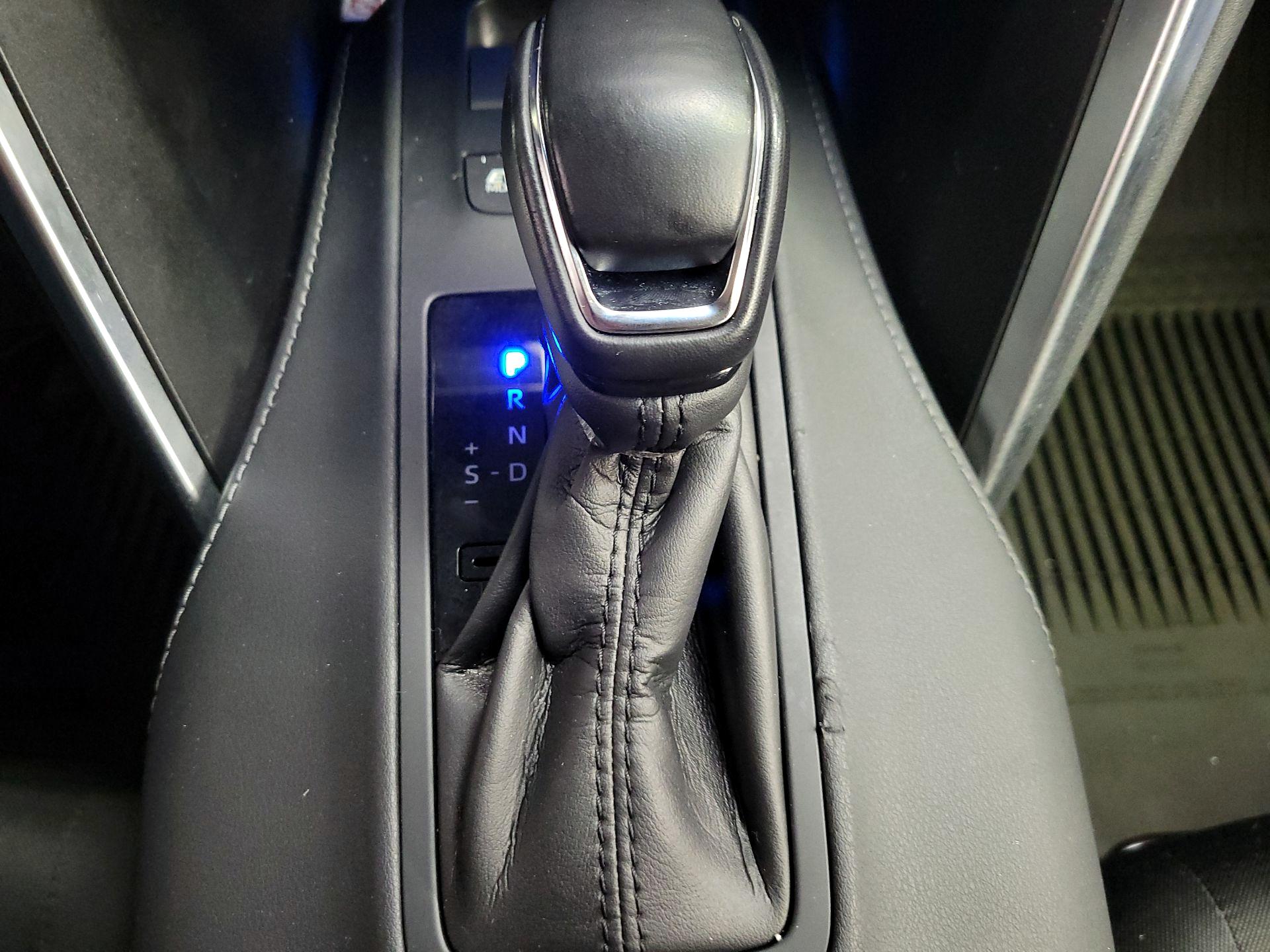 Thumbnail: 2021 Toyota Venza - 17