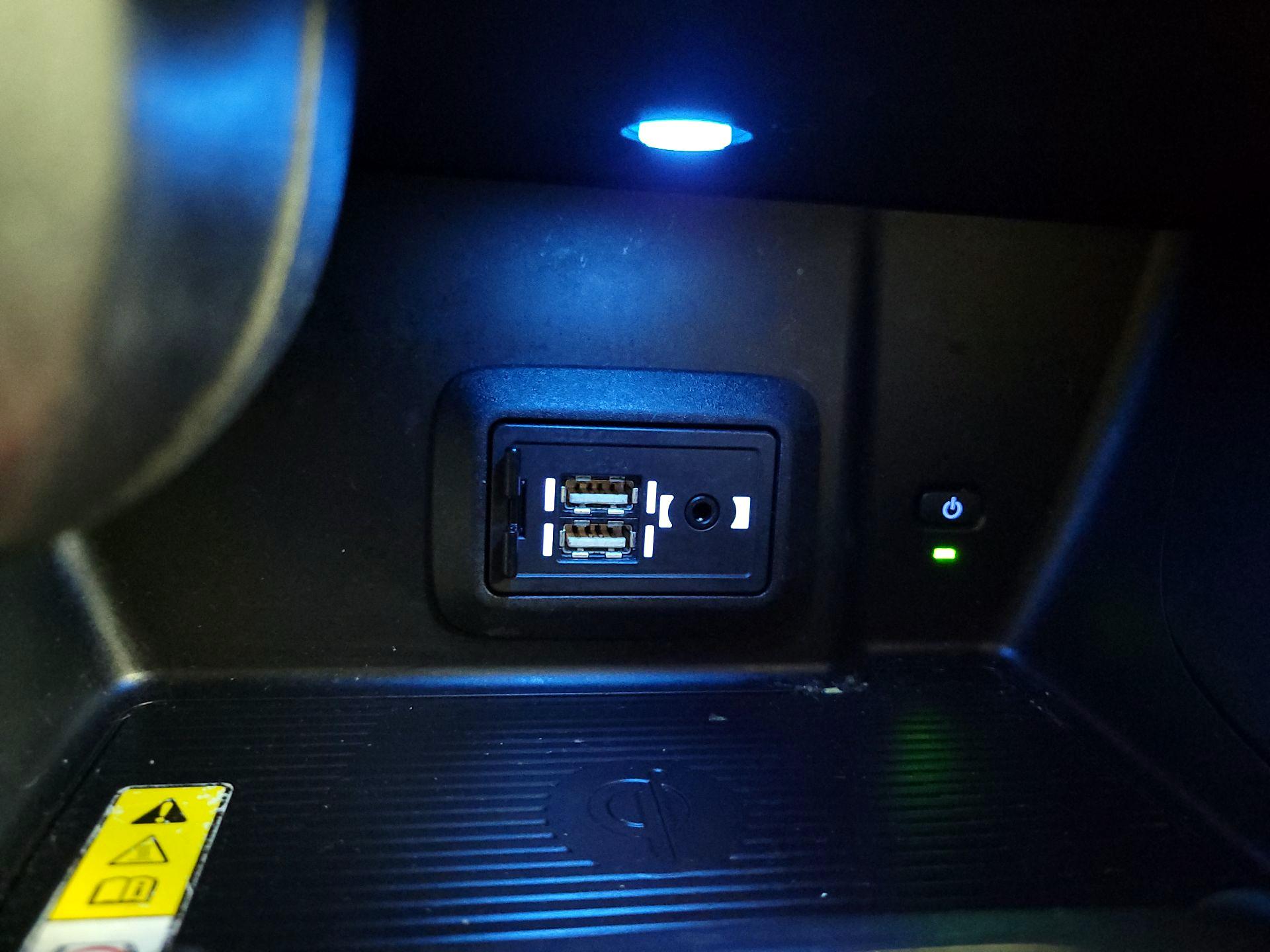 Thumbnail: 2021 Toyota Venza - 18