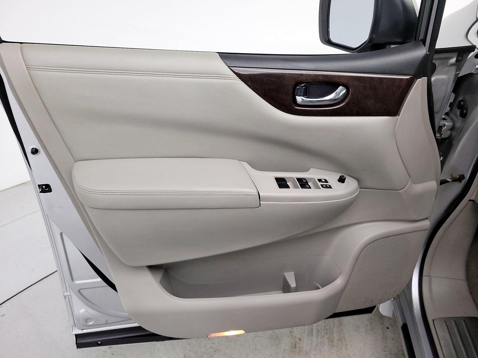 Thumbnail: 2015 Nissan Quest - 12