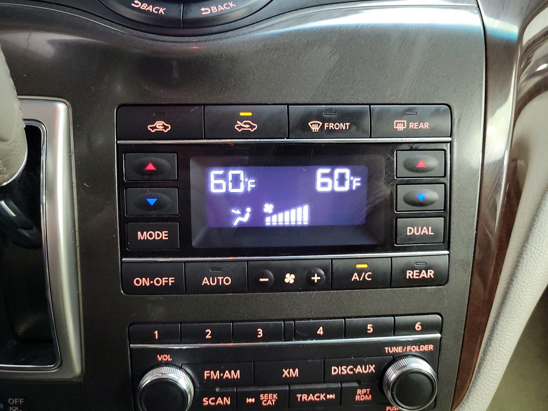 Thumbnail: 2015 Nissan Quest - 16