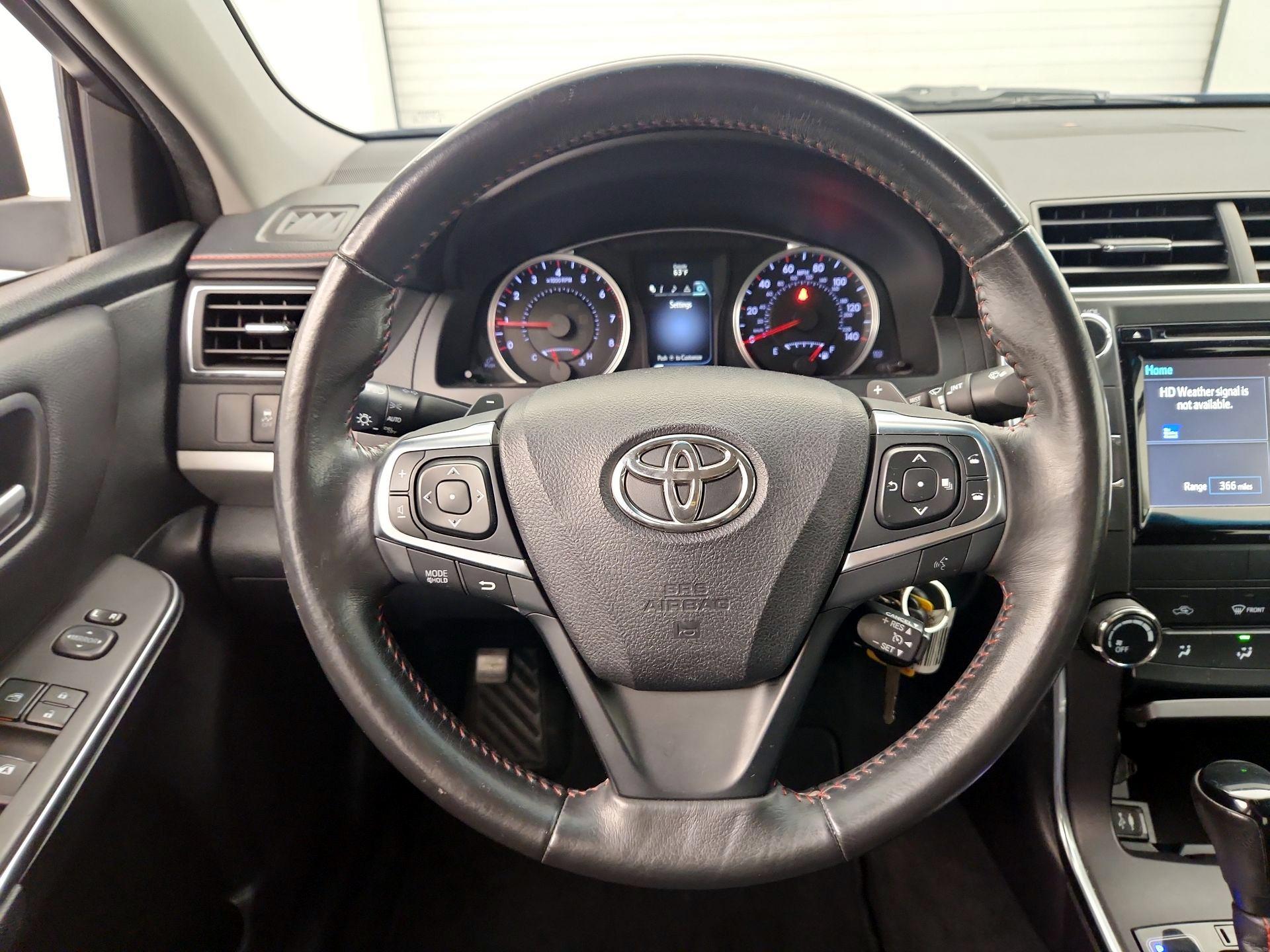 Thumbnail: 2016 Toyota Camry - 10