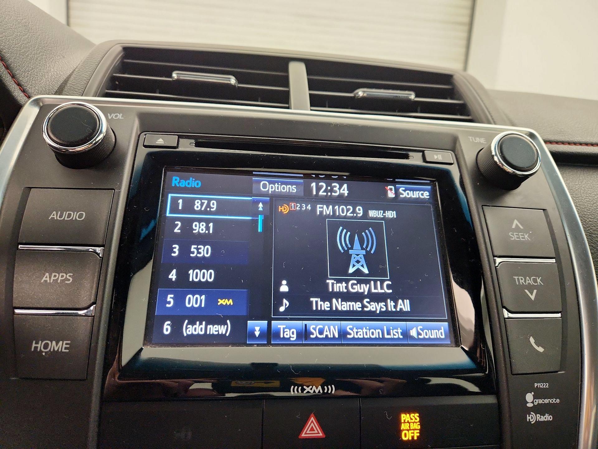 Thumbnail: 2016 Toyota Camry - 15