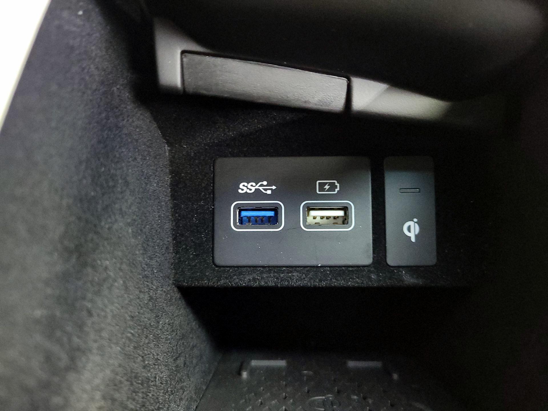 Thumbnail: 2024 Genesis GV70 - 19