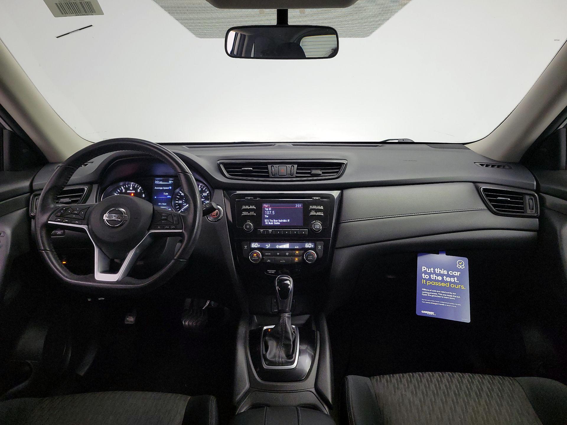 Thumbnail: 2017 Nissan Rogue - 9