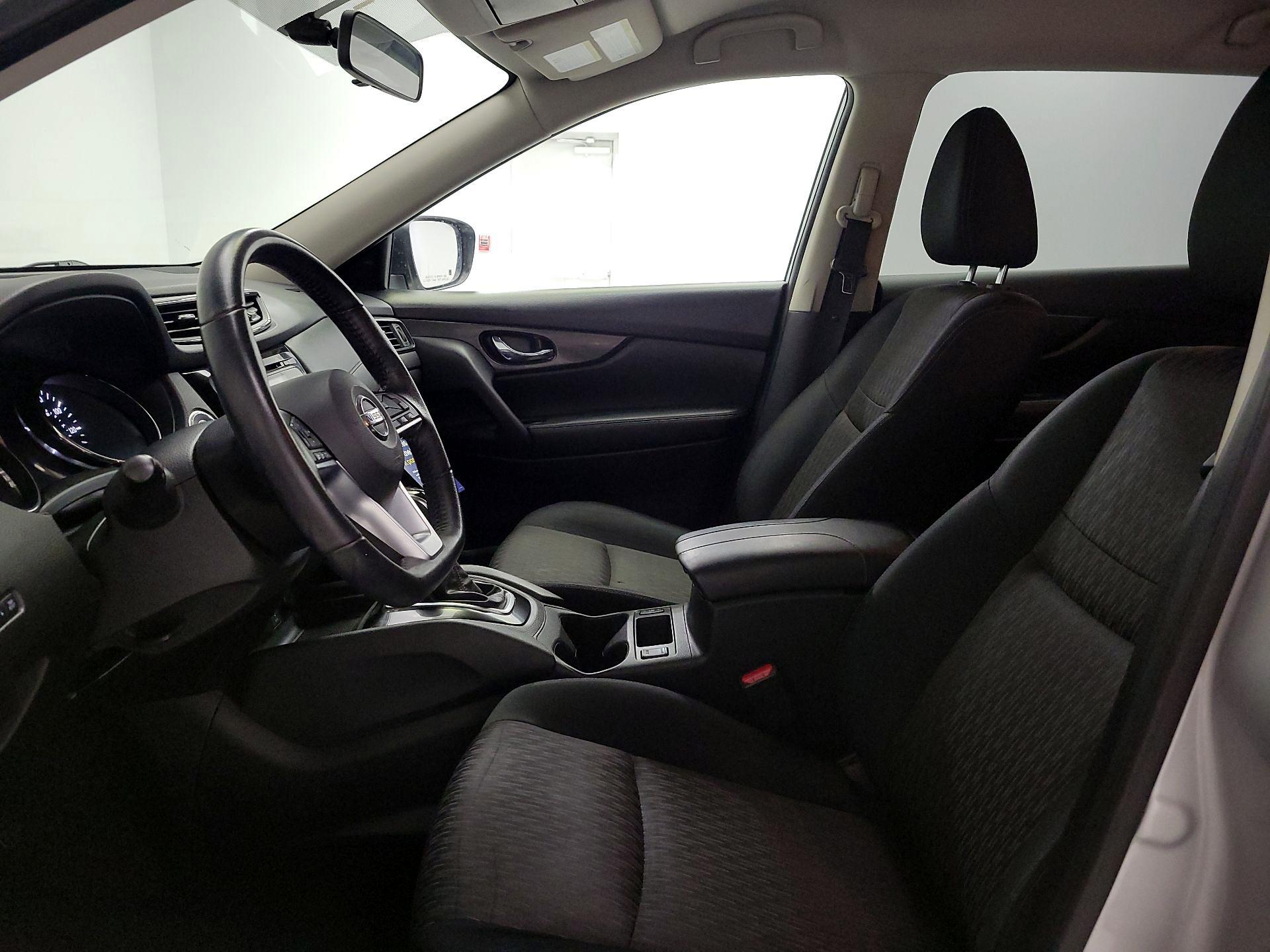 Thumbnail: 2017 Nissan Rogue - 11