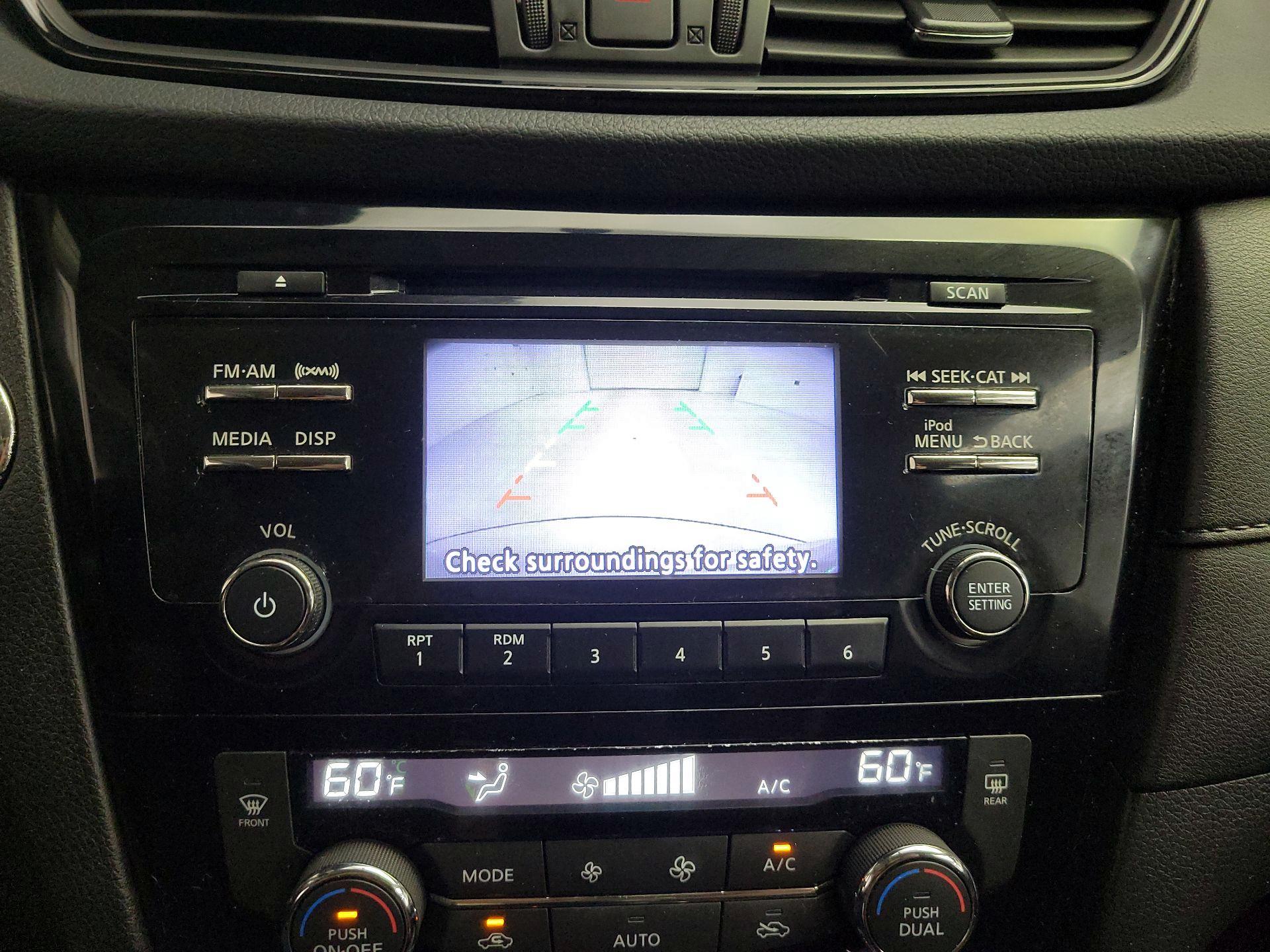 Thumbnail: 2017 Nissan Rogue - 14