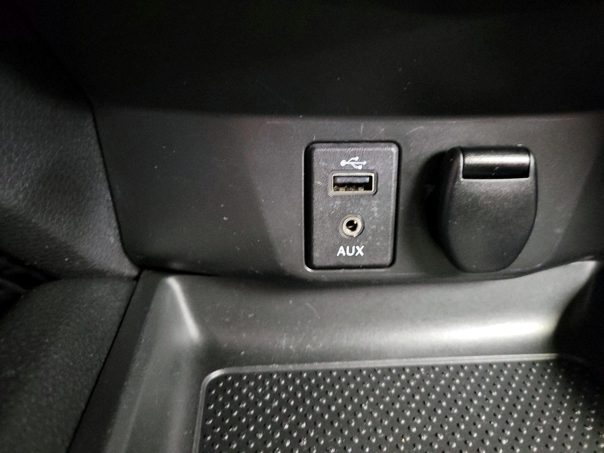 Thumbnail: 2017 Nissan Rogue - 18