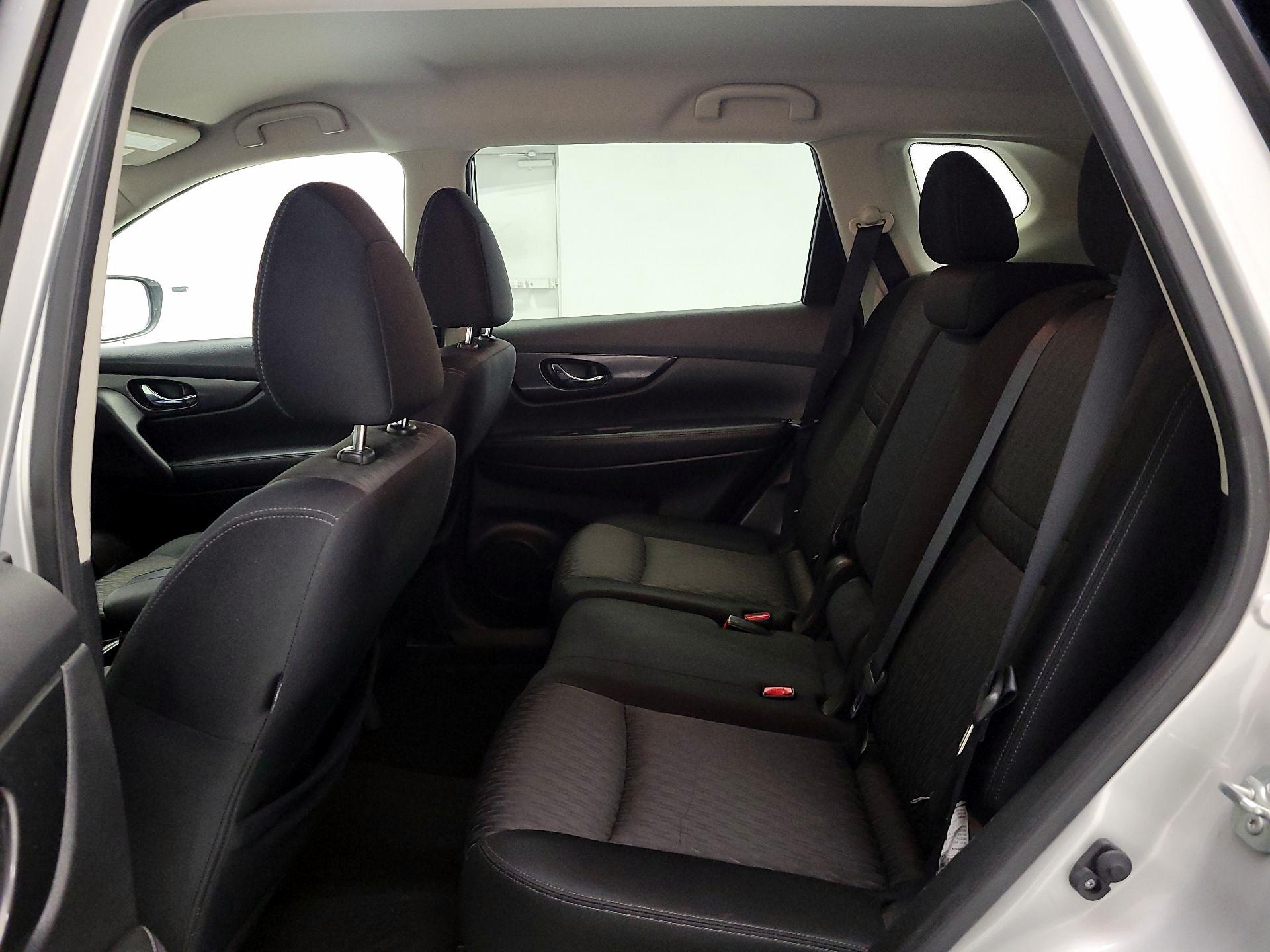 Thumbnail: 2017 Nissan Rogue - 19