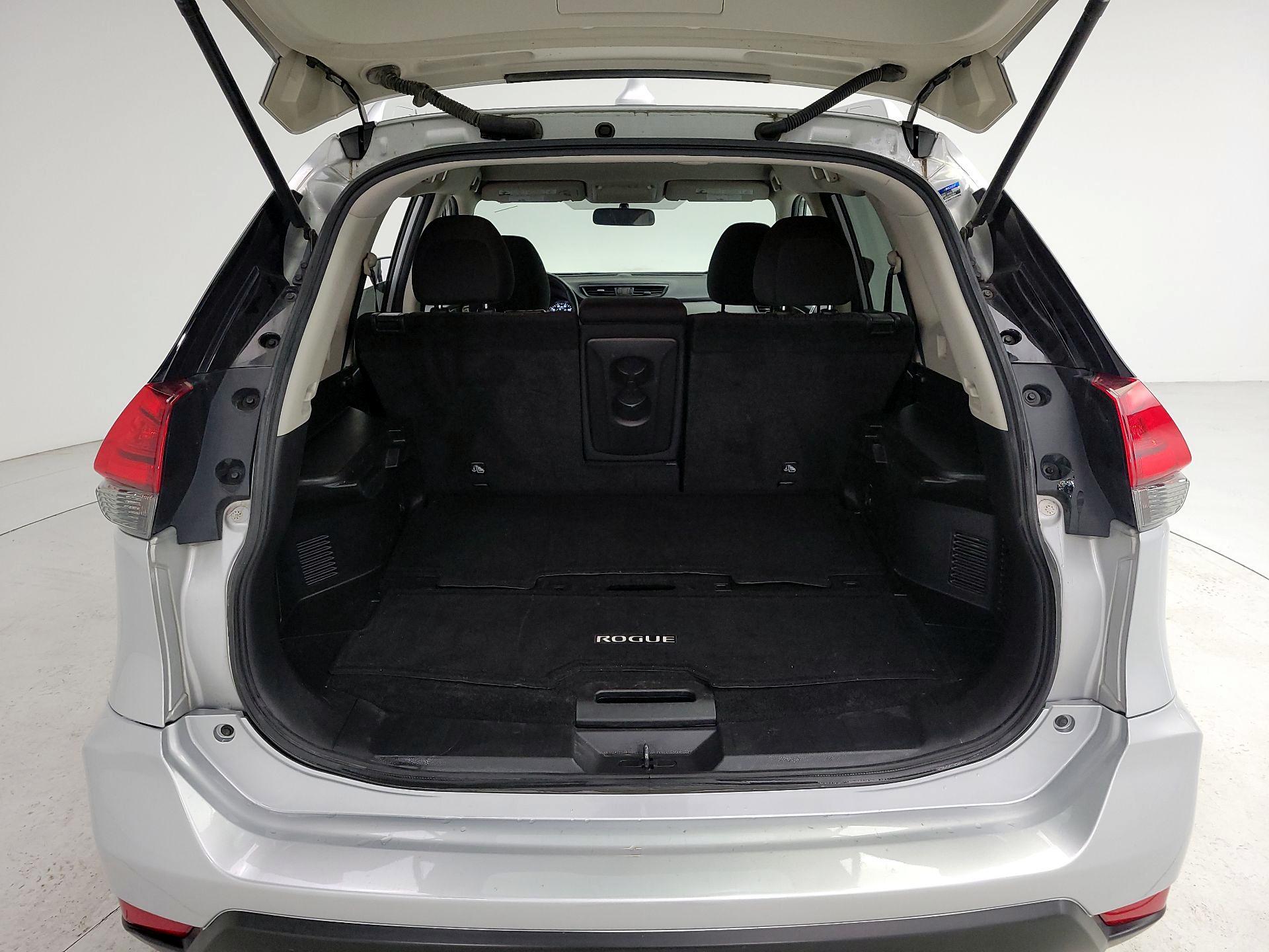 Thumbnail: 2017 Nissan Rogue - 20