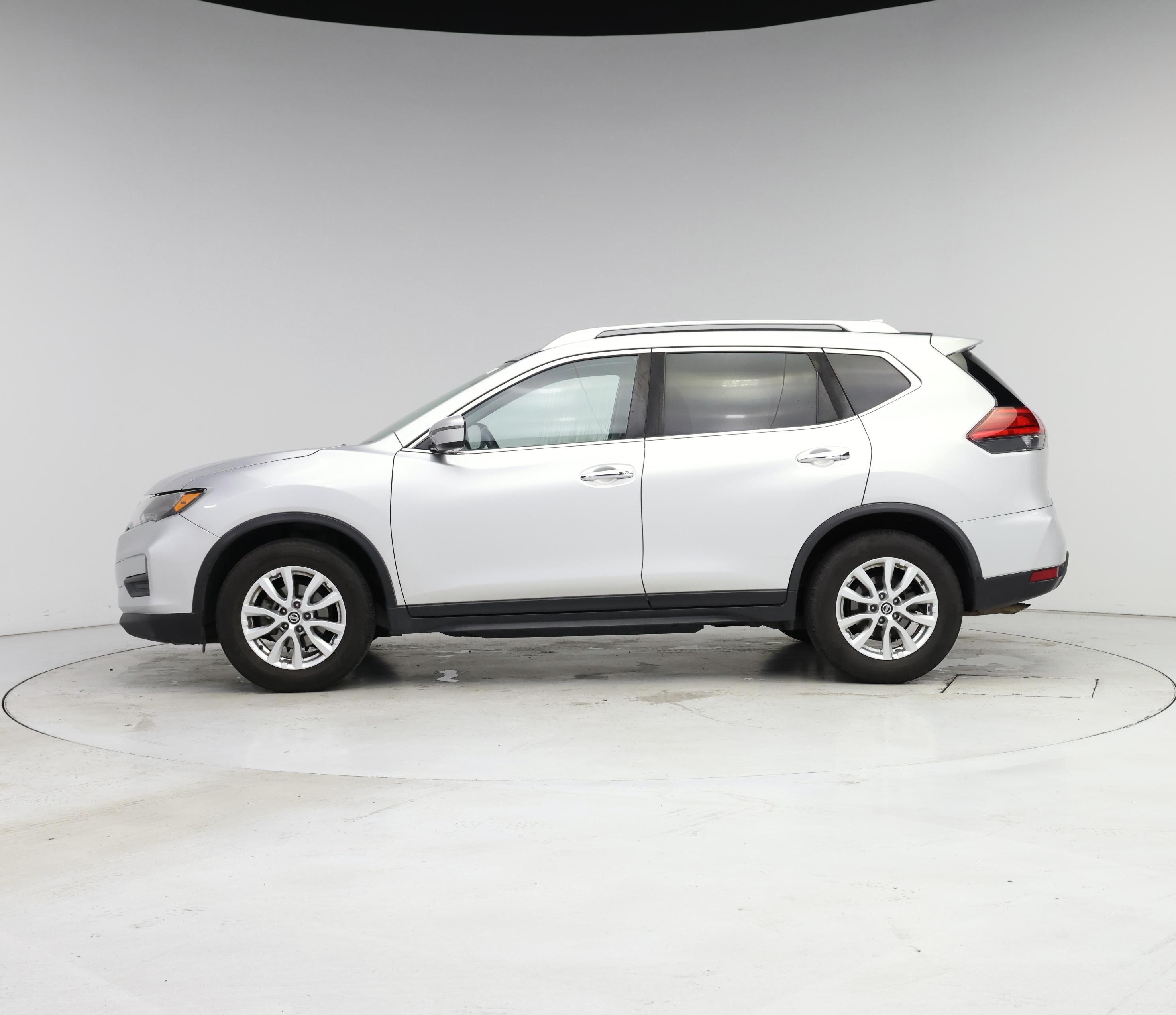 Thumbnail: 2017 Nissan Rogue - 3