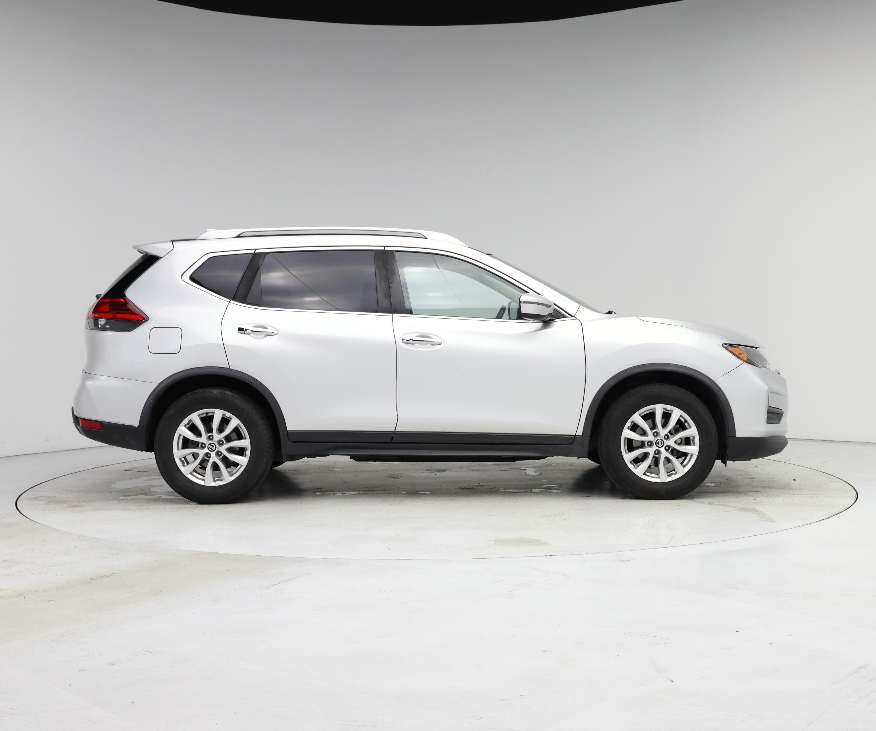 Thumbnail: 2017 Nissan Rogue - 7