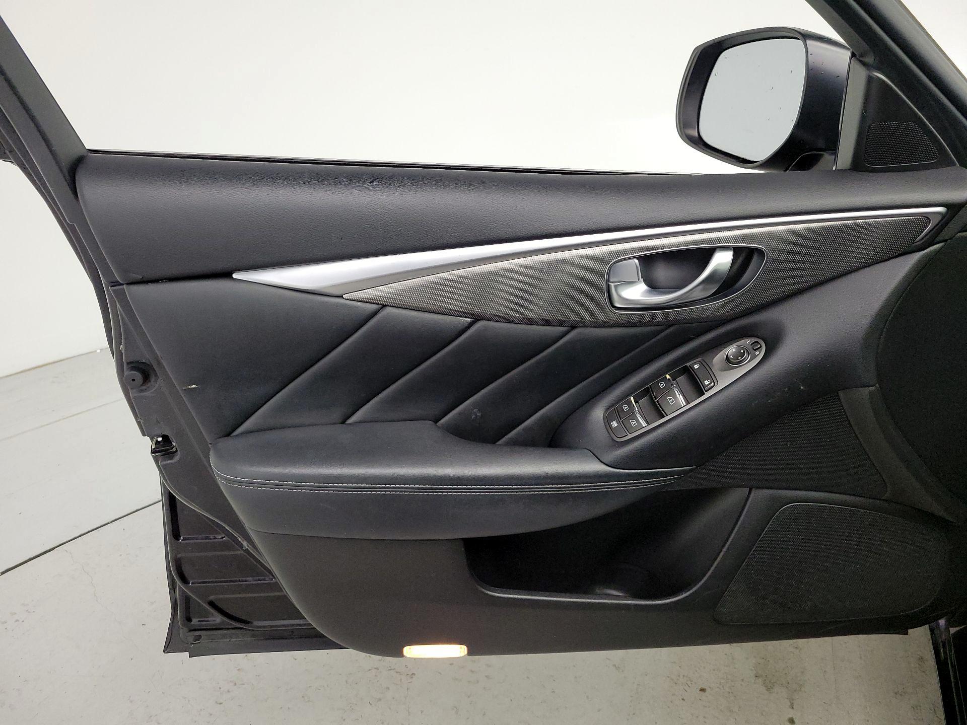 Thumbnail: 2014 INFINITI Q50 - 12