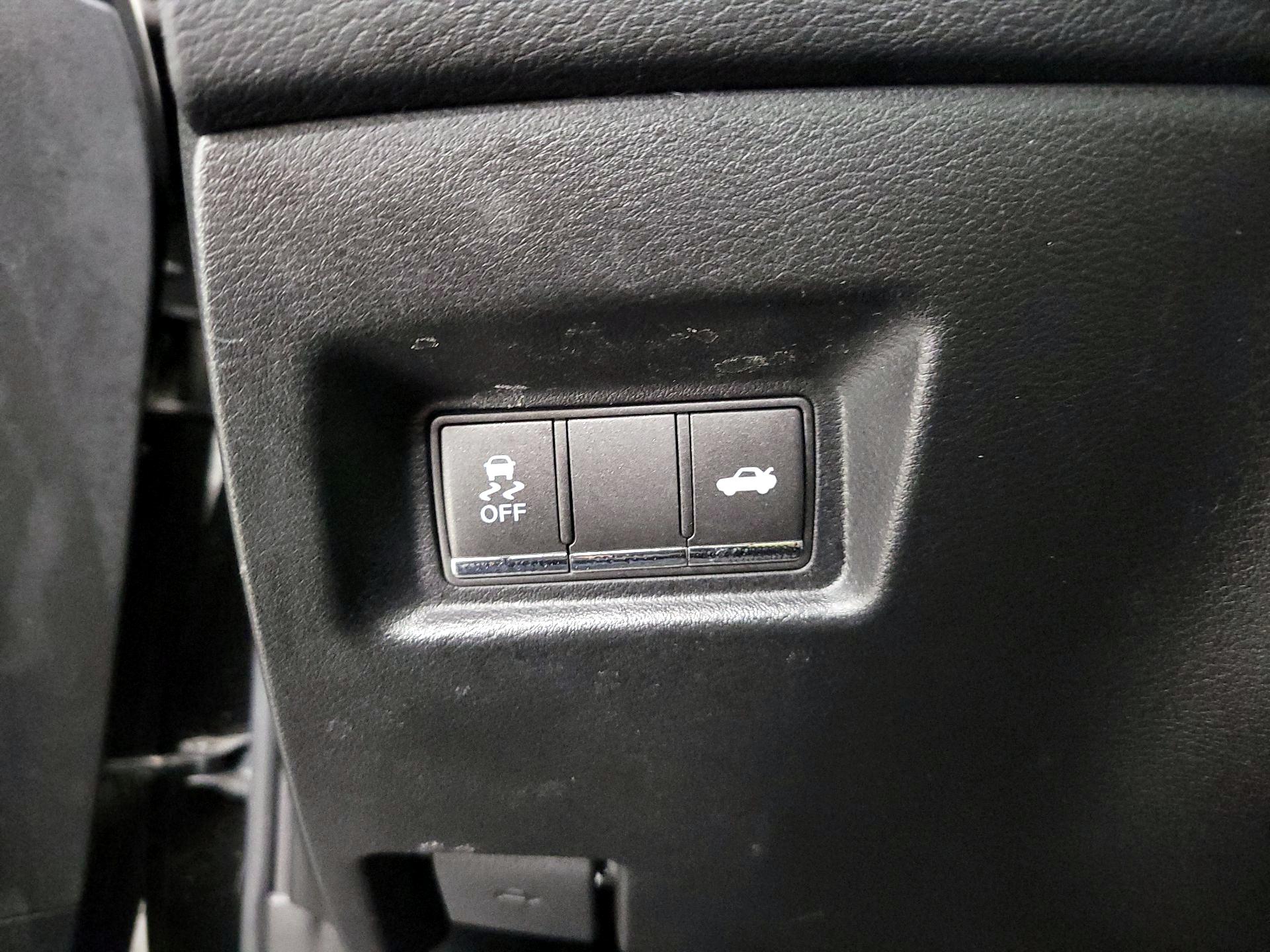 Thumbnail: 2014 INFINITI Q50 - 13