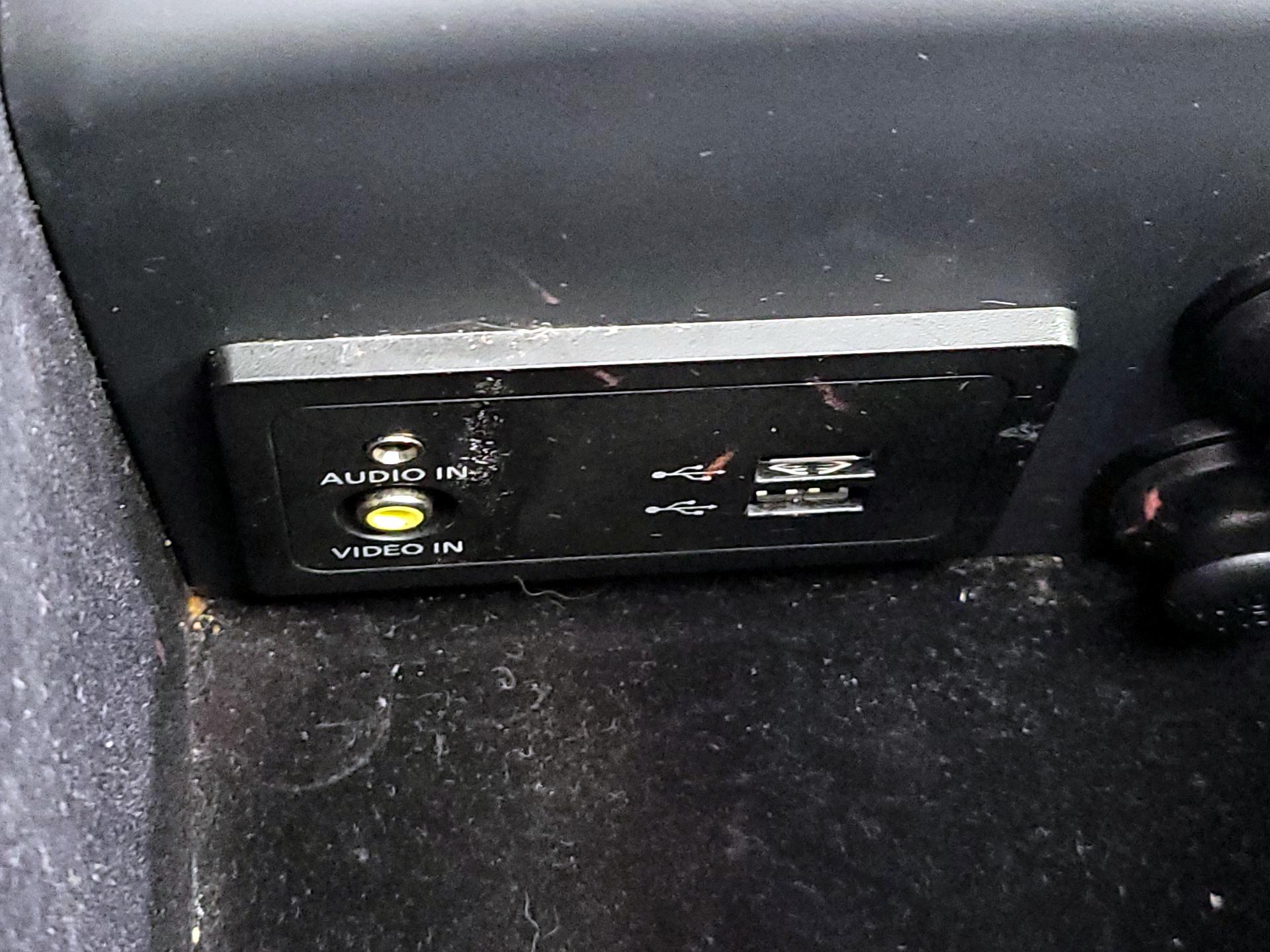 Thumbnail: 2014 INFINITI Q50 - 18