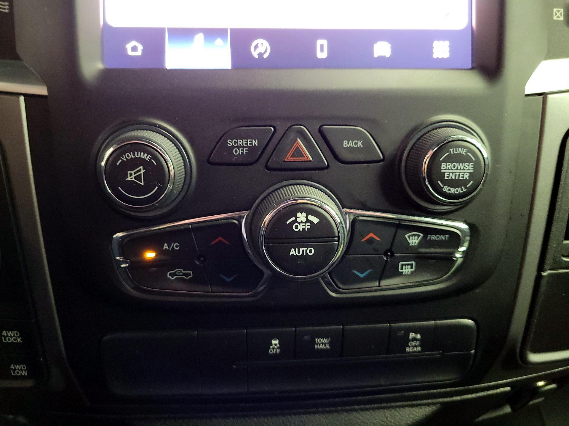 Thumbnail: 2022 RAM 1500 Classic - 16