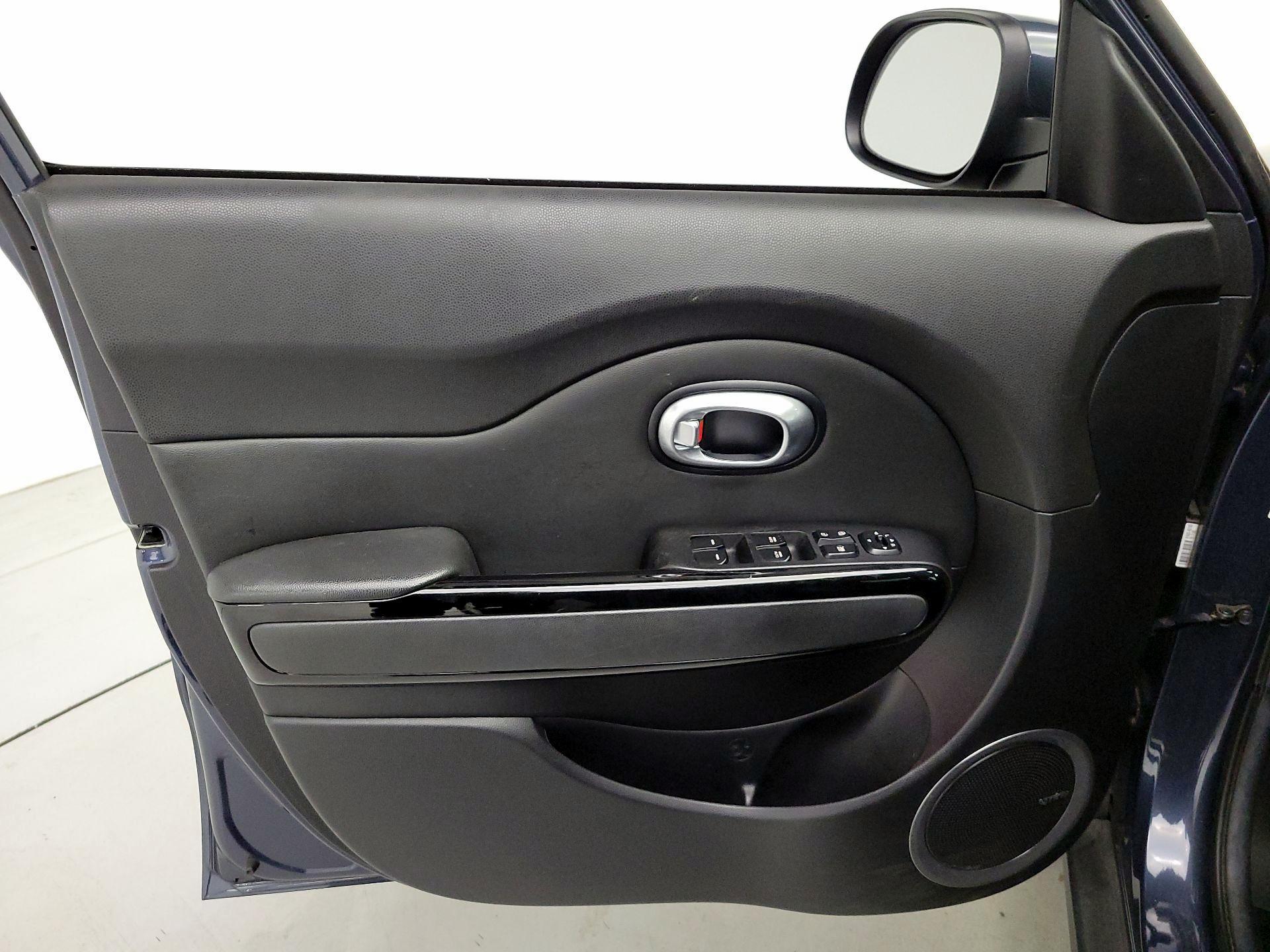 Thumbnail: 2016 Kia Soul - 12