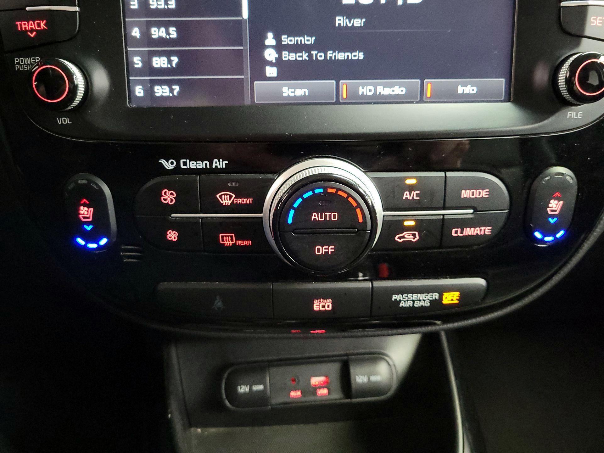 Thumbnail: 2016 Kia Soul - 17