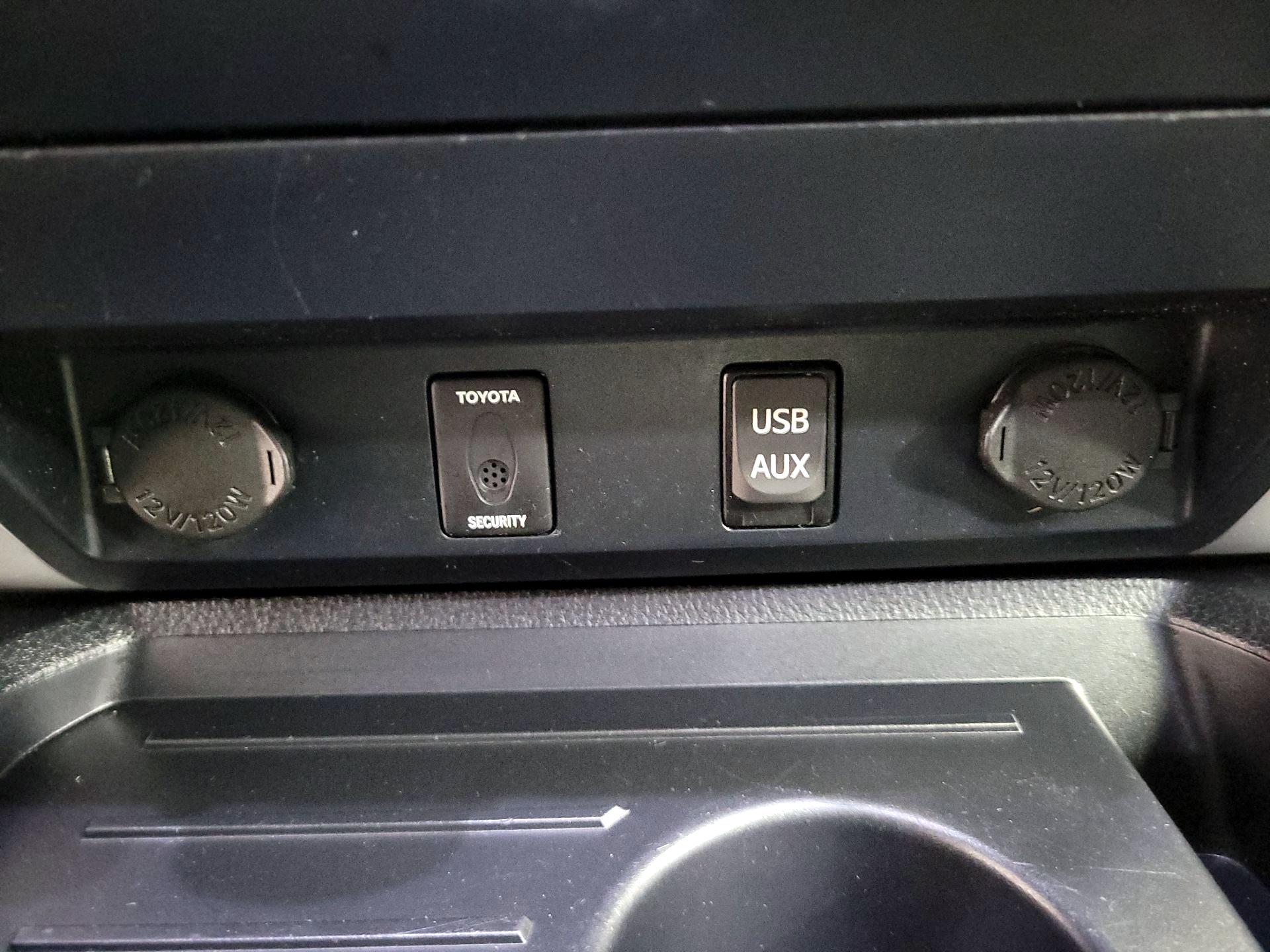 Thumbnail: 2019 Toyota Tundra - 19