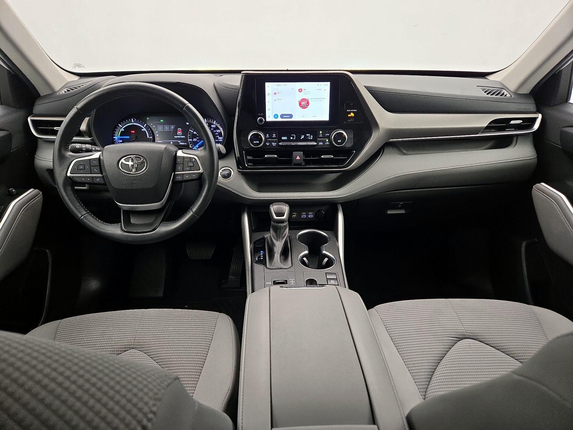 Thumbnail: 2023 Toyota Highlander - 9