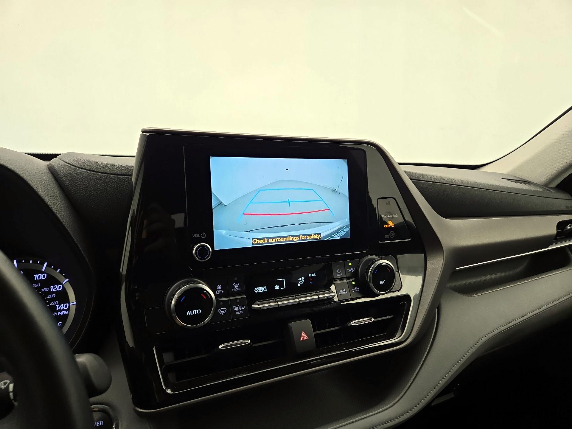 Thumbnail: 2023 Toyota Highlander - 14