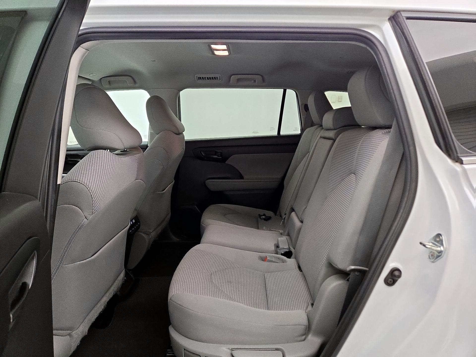 Thumbnail: 2023 Toyota Highlander - 19