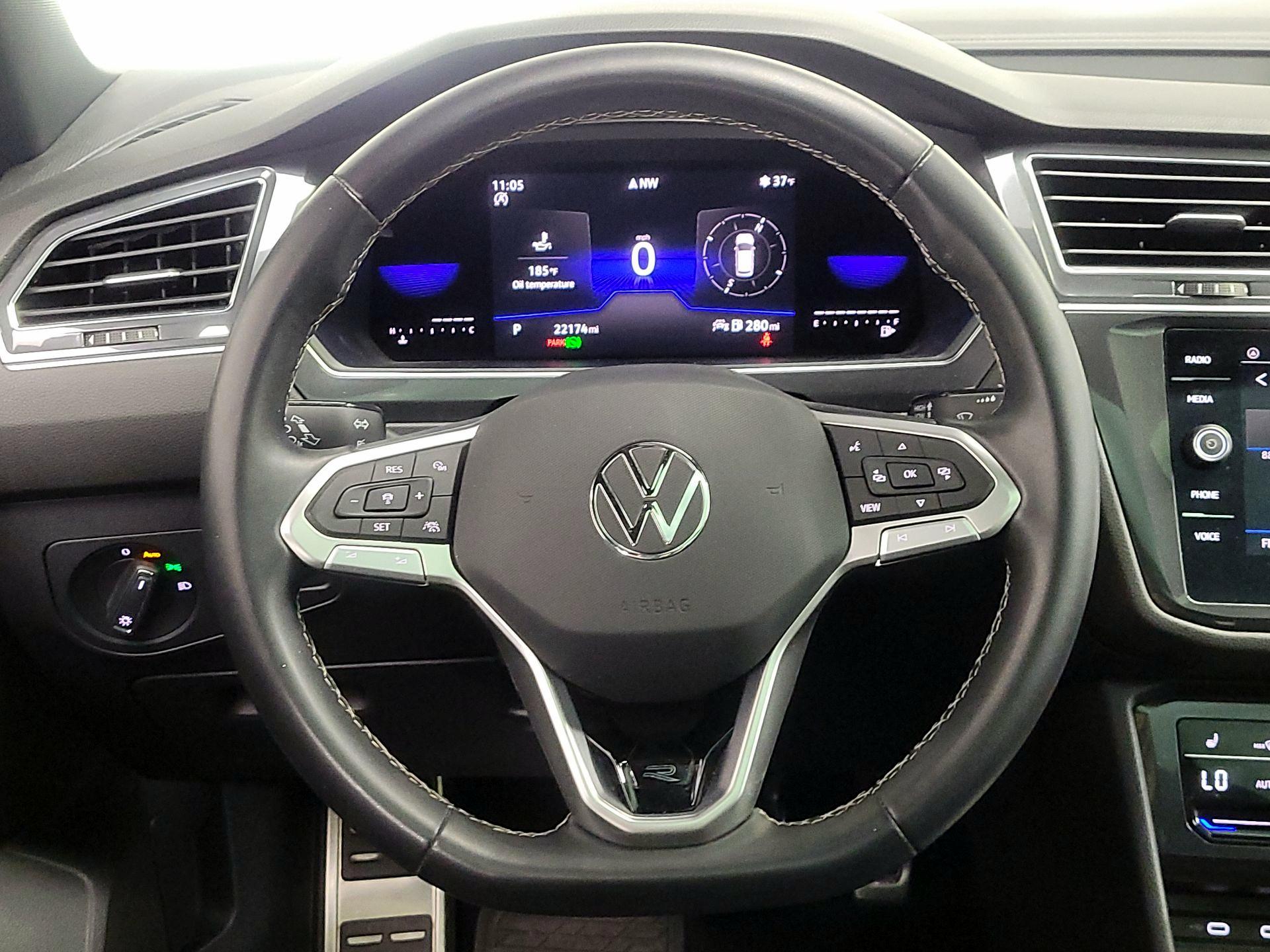 Thumbnail: 2023 Volkswagen Tiguan - 10