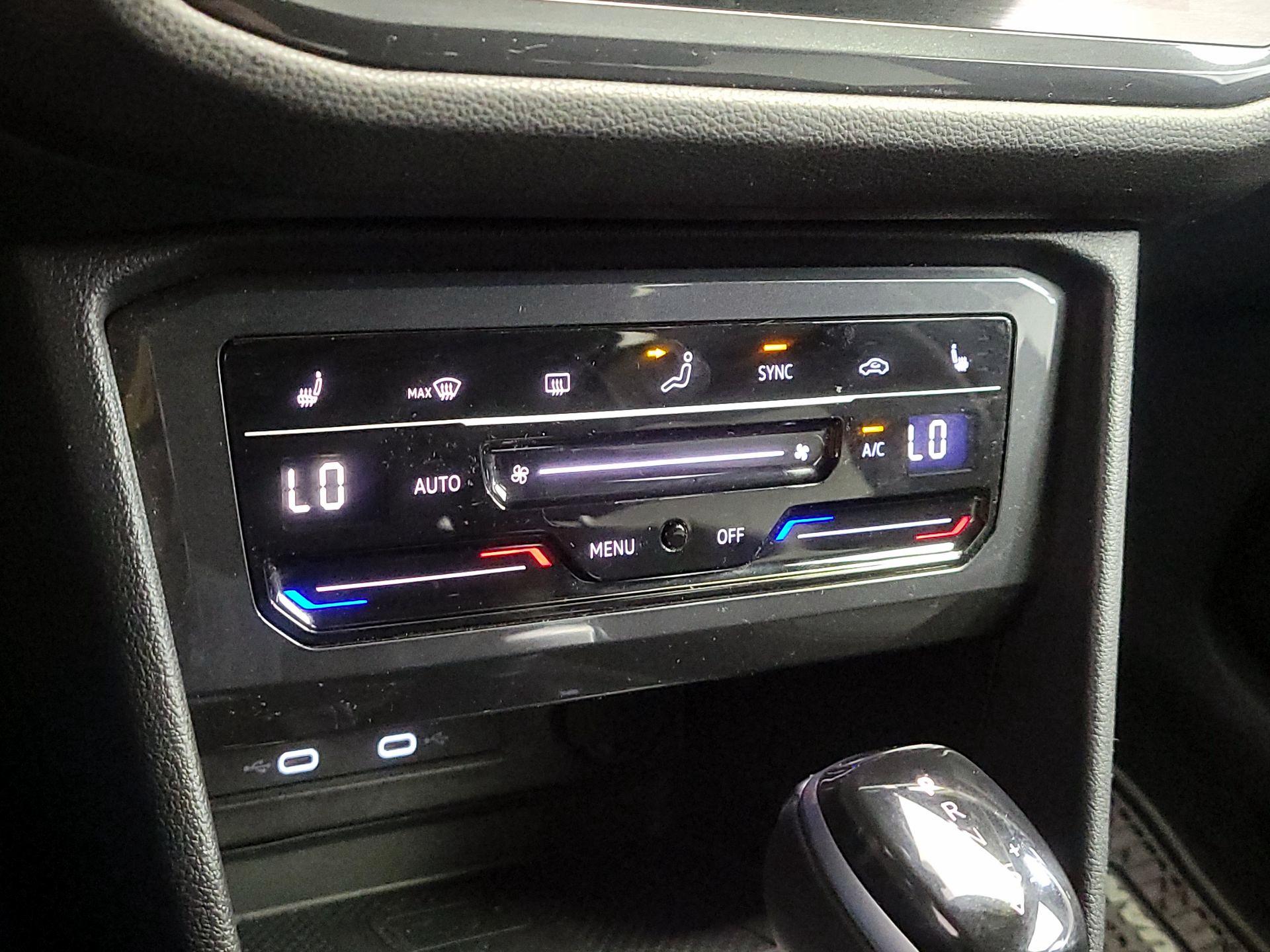 Thumbnail: 2023 Volkswagen Tiguan - 16