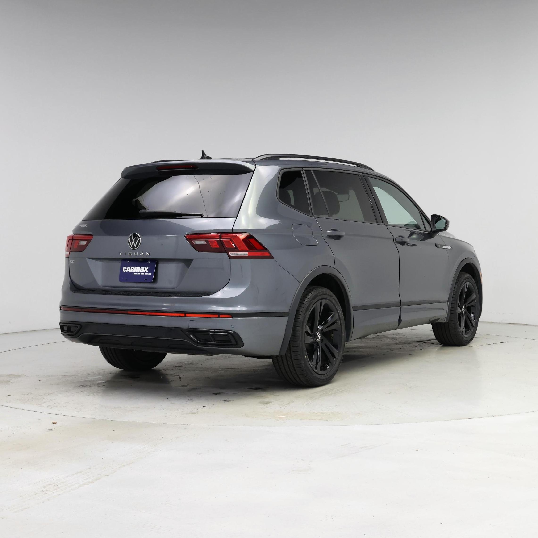 Thumbnail: 2023 Volkswagen Tiguan - 8