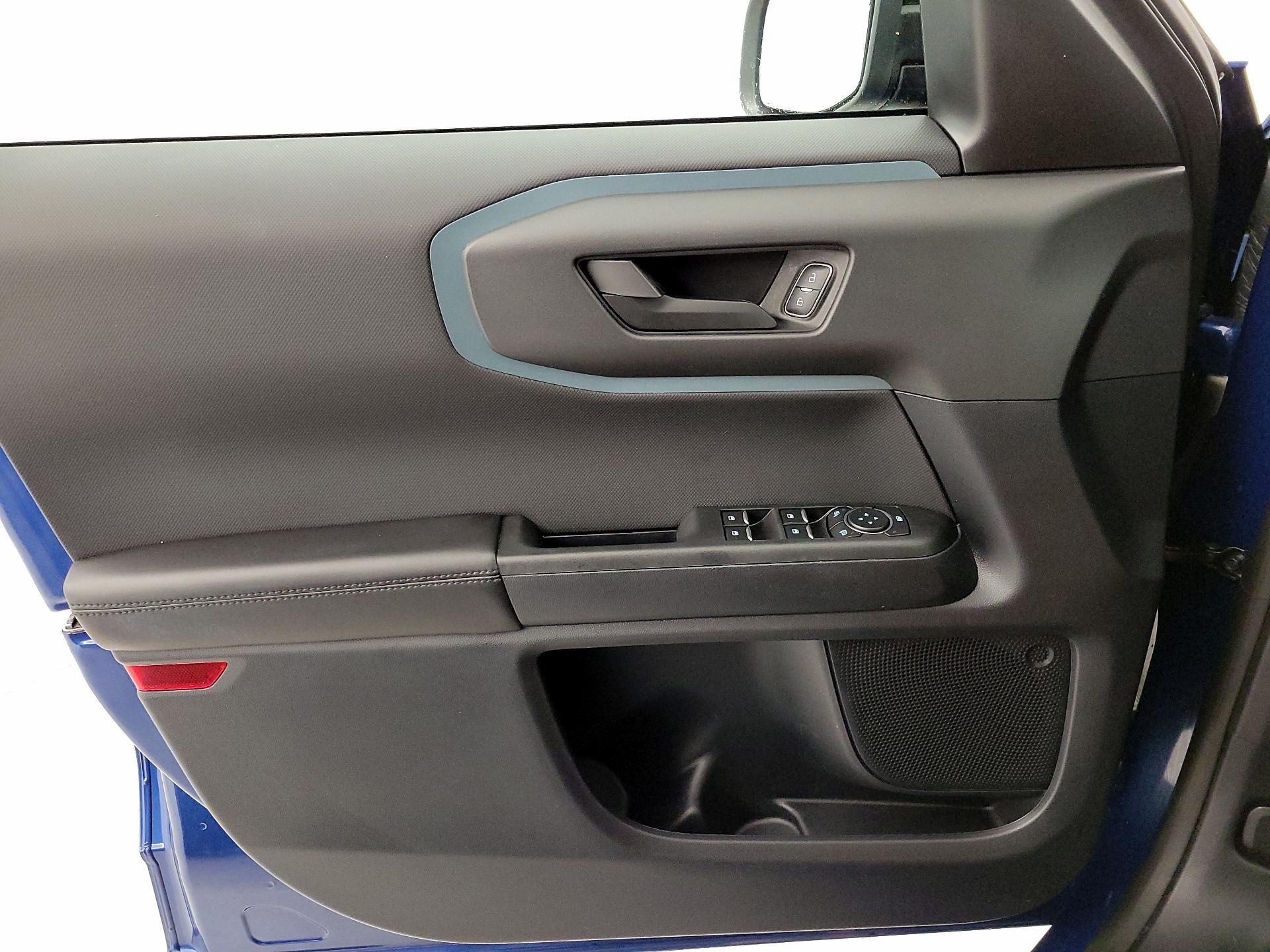 Thumbnail: 2023 Ford Bronco Sport - 12