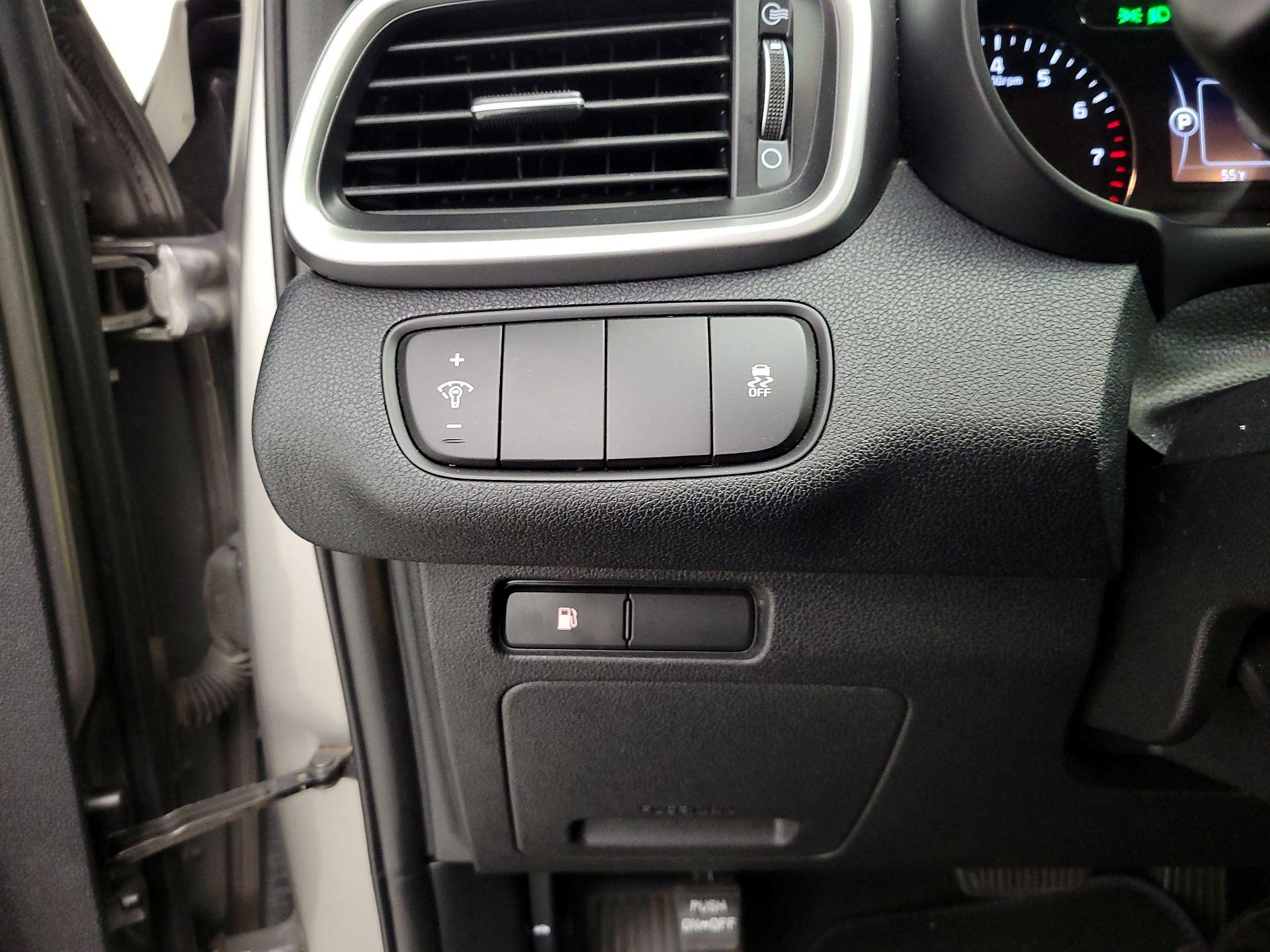 Thumbnail: 2017 Kia Sorento - 13