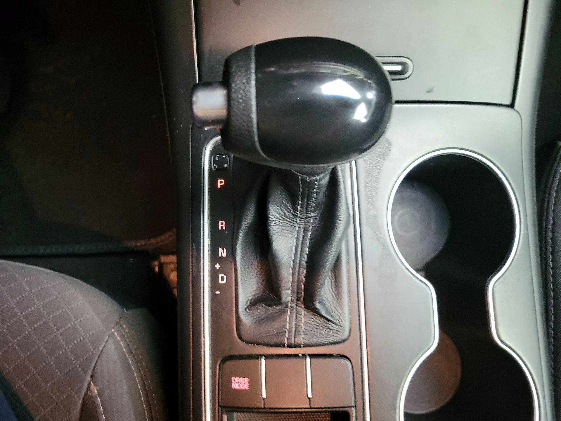 Thumbnail: 2017 Kia Sorento - 17