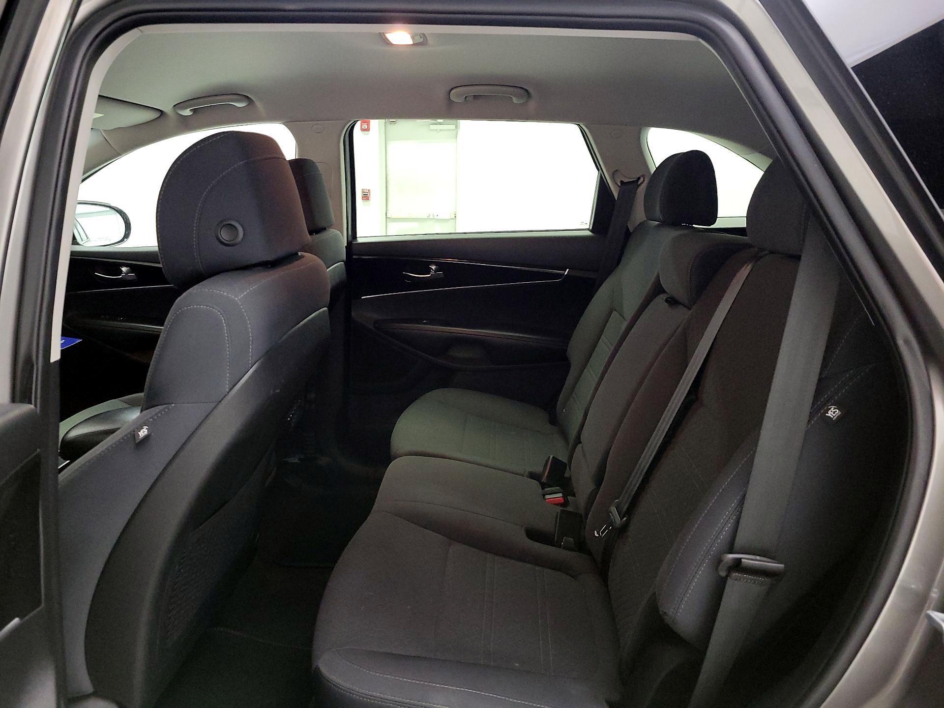 Thumbnail: 2017 Kia Sorento - 19