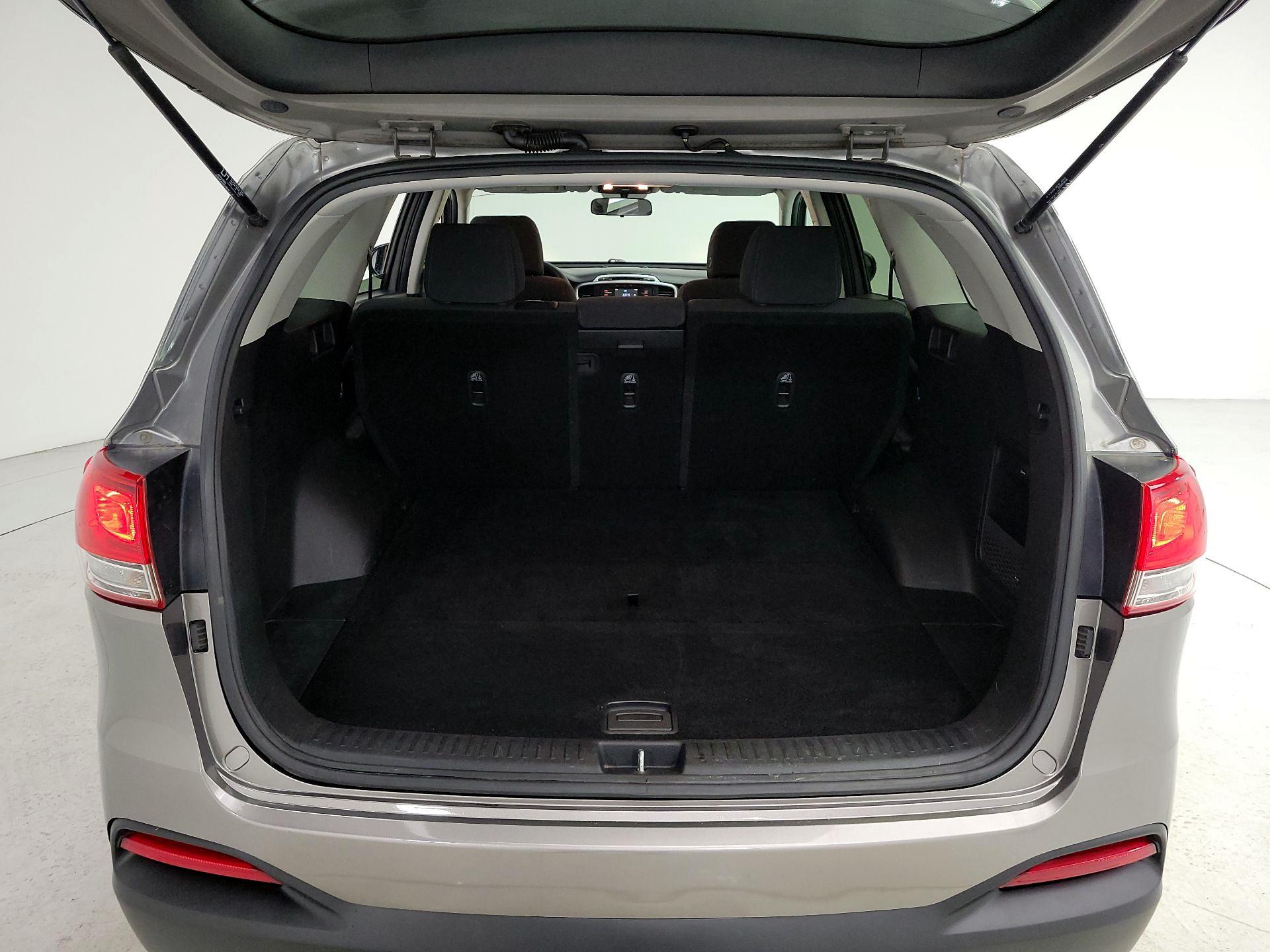 Thumbnail: 2017 Kia Sorento - 20